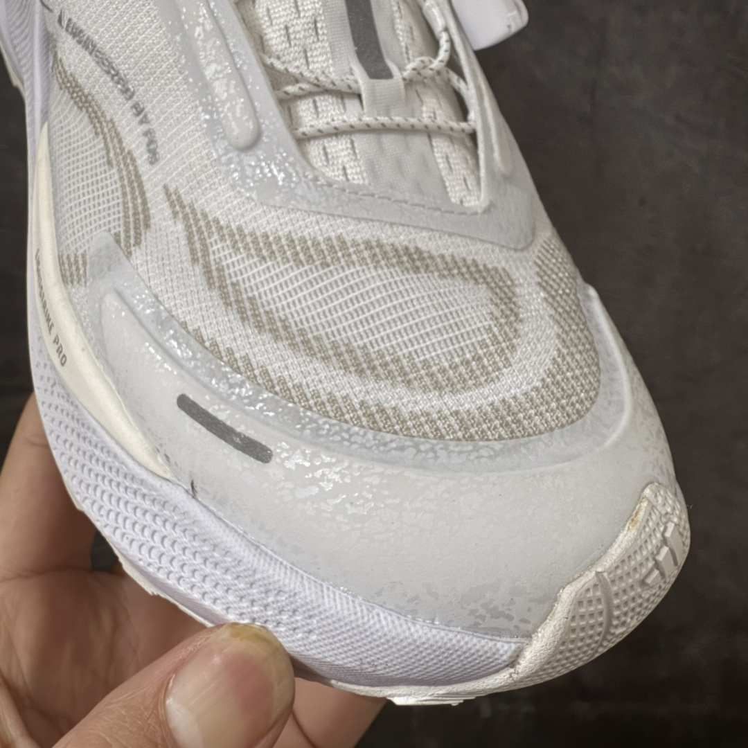 图片[5]-【纯原版】adidas HOLO PEAK 舒适贴合 户外越野跑鞋 男女同款 KI1521 顶级纯原 原鞋私模1：1开发 抽绳绑带设计，黑武士款机能感拉满，Lightstrike Pro中底踩出硬核气场，暗黑美学直接封神；黑武士款通透网面+流线型设计，清爽又轻盈，穿搭脚感全拿捏；大地咖款复古氛围感拉满，马牌大底防滑耐磨，抓地力超稳，软弹中底适合长时间步行越野不累脚，超高颜值 百搭各种风格！ 尺码：36-45含半码-选品中心