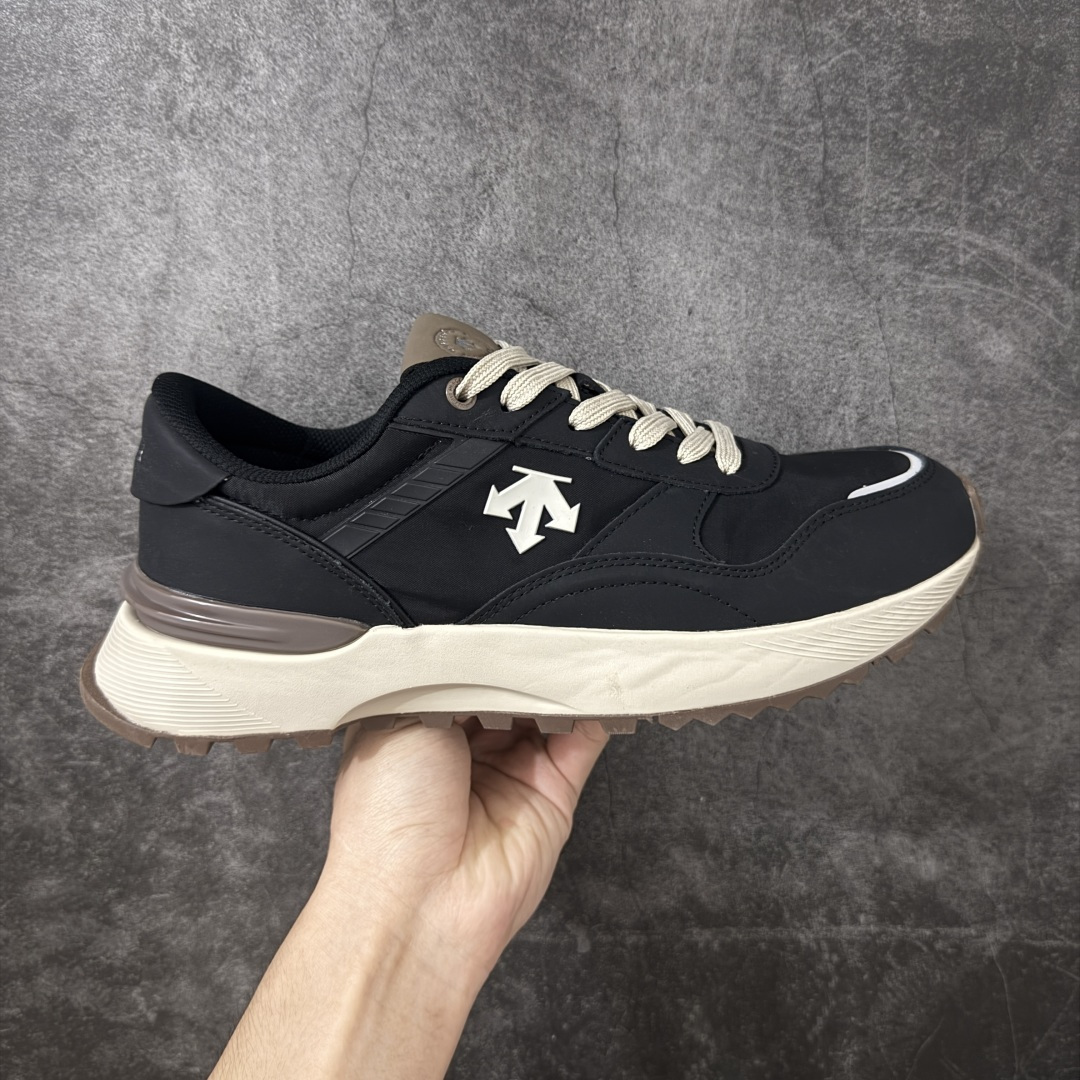 【公司级】迪桑特DESCENTE BOA DUALIS都市通勤 GORE-TEX 时尚舒适 防滑耐磨 时尚休闲运动覆盖防水男子越野跑鞋 适合技术路线单日徒步穿着受到长途野外跑步鞋的启发 适合在变化的地形上进行快速轻快的徒步旅行 穿着舒适而有支撑性 使您充满信心 该设计与脚部融为一体 可最大限度地减少摩擦 货号：D4431LSN21 尺码：36-45带半码-选品中心