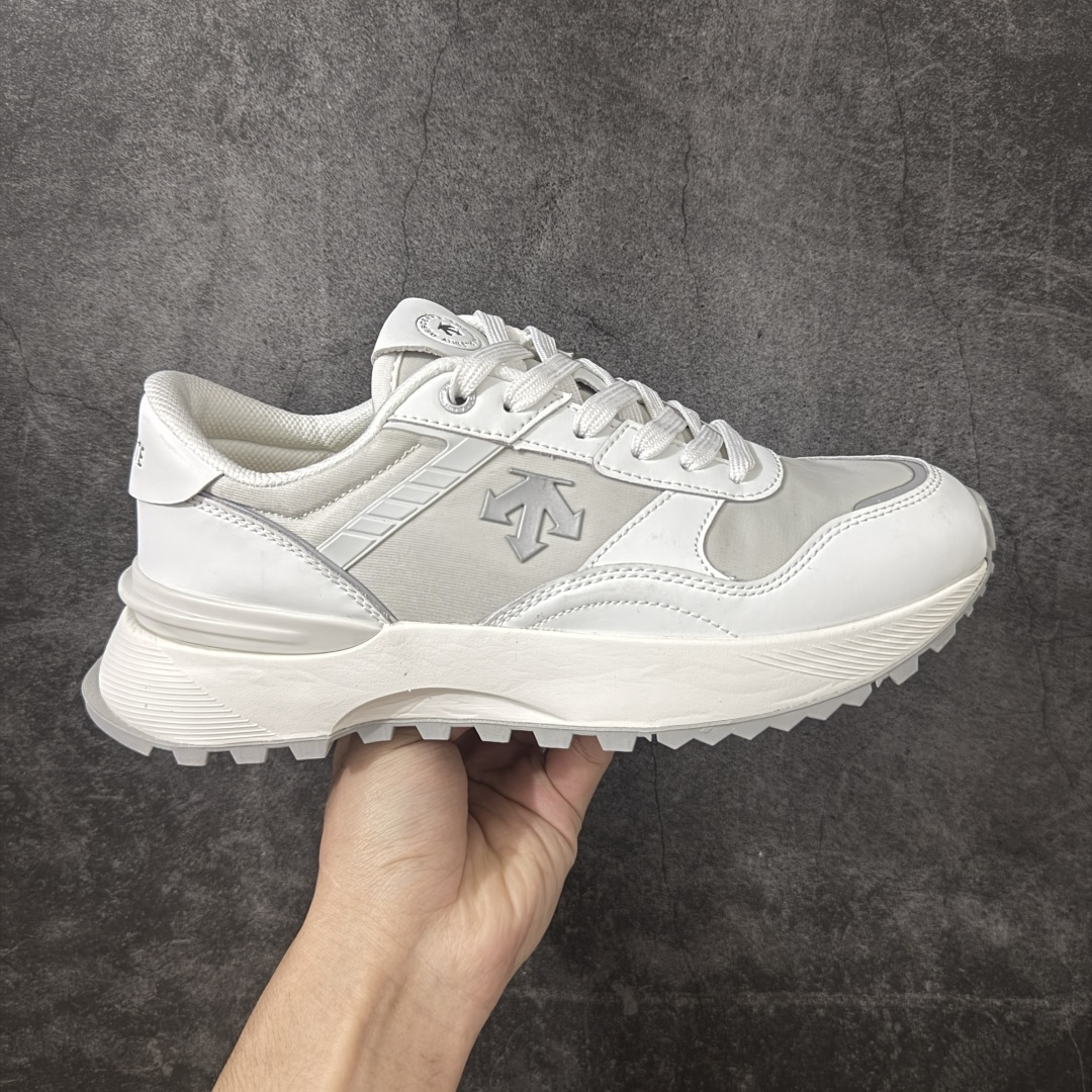 【公司级】迪桑特DESCENTE BOA DUALIS都市通勤 GORE-TEX 时尚舒适 防滑耐磨 时尚休闲运动覆盖防水男子越野跑鞋 适合技术路线单日徒步穿着受到长途野外跑步鞋的启发 适合在变化的地形上进行快速轻快的徒步旅行 穿着舒适而有支撑性 使您充满信心 该设计与脚部融为一体 可最大限度地减少摩擦 货号：D4431LSN21 尺码：36-45带半码-选品中心