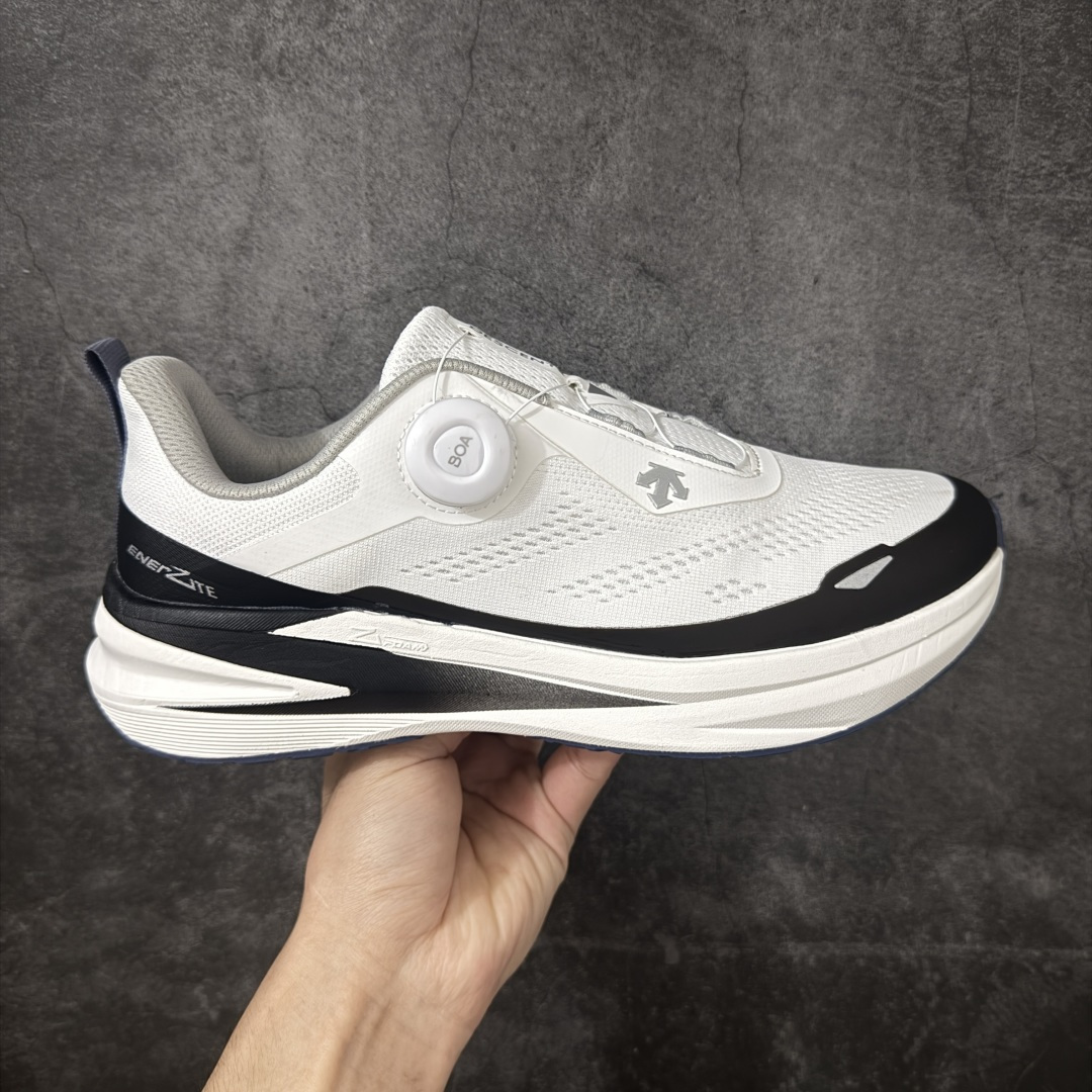 【公司级】迪桑特DESCENTE LAVITATE WIRE 3.0 GTX 舒适百搭防滑耐磨 低帮 休闲跑步鞋 采用大网眼材质鞋面 轻薄通透不闷热 前掌易弯折设计 提供灵活的穿着感受 后跟Z-FOAM填充 缓震回弹 BOA FIT SYSTEM系带系统 便捷穿脱 货号：D5231RRN07 尺码：39 40 40.5 41 42 42.5 43 44 45-选品中心