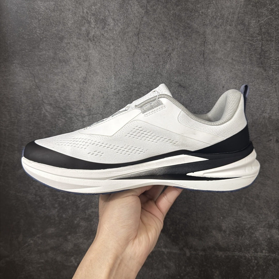 图片[2]-【公司级】迪桑特DESCENTE LAVITATE WIRE 3.0 GTX 舒适百搭防滑耐磨 低帮 休闲跑步鞋 采用大网眼材质鞋面 轻薄通透不闷热 前掌易弯折设计 提供灵活的穿着感受 后跟Z-FOAM填充 缓震回弹 BOA FIT SYSTEM系带系统 便捷穿脱 货号：D5231RRN07 尺码：39 40 40.5 41 42 42.5 43 44 45-选品中心