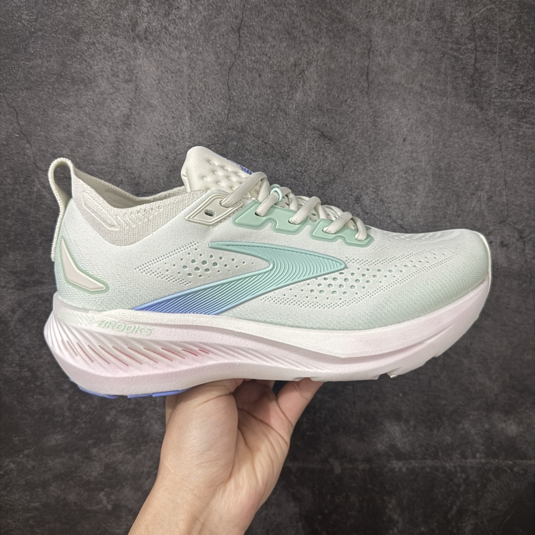 【BT纯原】Brooks Glycerin 23 布鲁克斯甘油 男女同款 正宗发泡超临界跑鞋 鞋面透气网眼 穿着舒适四季能穿 鞋面采用原厂甲卡梭织布此工艺只有DG那边才能做好 中底采用 DNA Tuned 超临界发泡 前掌DNA FLASH V2 抓地防滑耐磨 轻量竞速 日常跑步/马拉松/通勤最适合不过 超临界：核心特点 材质与脚感：采用EVA与TPU混合的超临界发泡材料，脚感软弹，回弹比Ortholite更快，重量更轻（单只约150克），能有效提升能量回馈，目前算最核心的中底！ ​采用原厂1：1 原盒原标 原厂欧索奈鞋垫 一切细节 做工以及脚感均做到完美还原 欢迎品鉴💪 尺码：35.5 36 36.5 37.5 38 38.5 39 40 40.5 41 42 42.5 43 44 44.5 45 46 46.5 47.5-选品中心