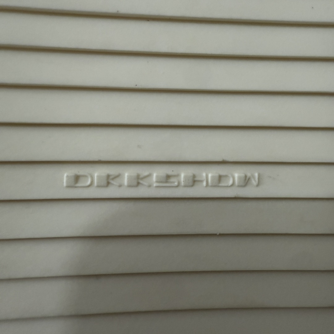 图片[9]-【莞产G版】帆布大匡威RO / Rick Owens DRKSHDW 瑞克·欧文斯 大匡威/高帮厚底/ 水洗牛仔帆布 高帮 西瓜头 【皮料】 东莞原厂进口全新2025年新材质““水洗牛仔斜纹帆布” 【鞋带】 鞋带采用水染定织法工艺，高密度之下，透出光泽感！ 【鞋头】软糯，轻轻按压有牛皮细细的纹理质感！ 【鞋底】TPU大底奶香味！硬度、肤感一比一！鞋底logo钢印清晰正确！ 【鞋垫】独家私人开模压印！牛皮贴面，双层复合！ 【尺码】 ：36 37 38 39 40 41 42 43 44 45 46！-选品中心