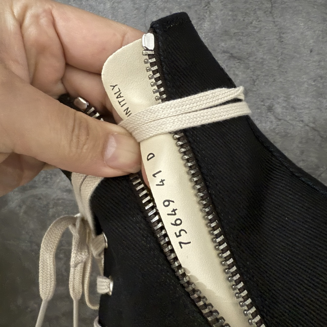 图片[8]-【莞产G版】帆布大匡威RO / Rick Owens DRKSHDW 瑞克·欧文斯 大匡威/高帮厚底/ 水洗牛仔帆布 高帮 西瓜头 【皮料】 东莞原厂进口全新2025年新材质““水洗牛仔斜纹帆布” 【鞋带】 鞋带采用水染定织法工艺，高密度之下，透出光泽感！ 【鞋头】软糯，轻轻按压有牛皮细细的纹理质感！ 【鞋底】TPU大底奶香味！硬度、肤感一比一！鞋底logo钢印清晰正确！ 【鞋垫】独家私人开模压印！牛皮贴面，双层复合！ 【尺码】 ：36 37 38 39 40 41 42 43 44 45 46！-选品中心