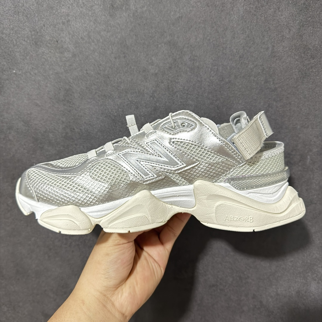 图片[2]-【公司级】New Balance NB 9060 复古单品 9060凉鞋 鞋款灵感源自设计师本人对夏日的怀日回忆。鞋面大身由空间双格及磨砂鞋面拼接而生，配以柔和、温暖的粉橘色调，夏日氛围拉满采用大面积网眼以及麂皮材质覆盖鞋身，还原经典气质。搭载ABZORB避震科技，由泡沫聚酯制成，上脚可以有效减少由鞋底反弹对身体及双腿的冲击 货号：U90605FL 尺码：36 37 37.5 38 38.5 39.5 40 40.5 41 42 42.5 43 44 44.5 45-选品中心