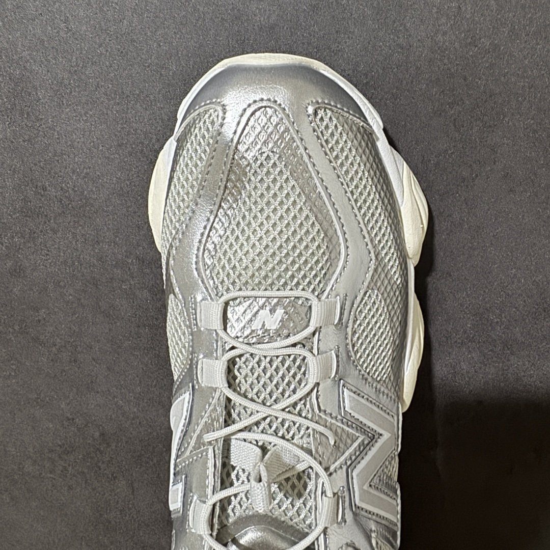 图片[5]-【公司级】New Balance NB 9060 复古单品 9060凉鞋 鞋款灵感源自设计师本人对夏日的怀日回忆。鞋面大身由空间双格及磨砂鞋面拼接而生，配以柔和、温暖的粉橘色调，夏日氛围拉满采用大面积网眼以及麂皮材质覆盖鞋身，还原经典气质。搭载ABZORB避震科技，由泡沫聚酯制成，上脚可以有效减少由鞋底反弹对身体及双腿的冲击 货号：U90605FL 尺码：36 37 37.5 38 38.5 39.5 40 40.5 41 42 42.5 43 44 44.5 45-选品中心