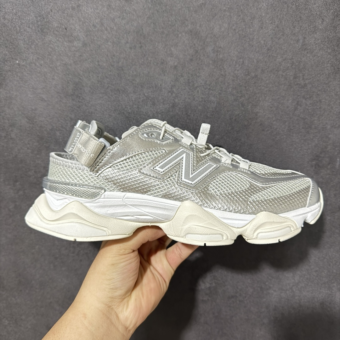 【公司级】New Balance NB 9060 复古单品 9060凉鞋 鞋款灵感源自设计师本人对夏日的怀日回忆。鞋面大身由空间双格及磨砂鞋面拼接而生，配以柔和、温暖的粉橘色调，夏日氛围拉满采用大面积网眼以及麂皮材质覆盖鞋身，还原经典气质。搭载ABZORB避震科技，由泡沫聚酯制成，上脚可以有效减少由鞋底反弹对身体及双腿的冲击 货号：U90605FL 尺码：36 37 37.5 38 38.5 39.5 40 40.5 41 42 42.5 43 44 44.5 45-选品中心