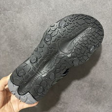ECCO爱步运动凉鞋男款牛皮舒适沙滩凉鞋 越野系列 便捷魔术贴设计,可自由调节松紧,方便穿脱 鞋面采用E ECCO爱步运动凉鞋男款牛皮舒适沙滩凉鞋 越野系列 便捷魔术贴设计,可自由调节松紧,方便穿脱 鞋面采用E