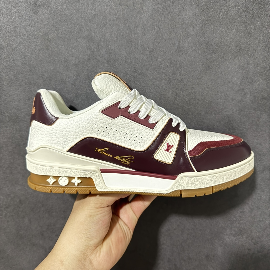 【公司级】Louis Vuitton LV Trainer系列高奢运动鞋潮人必备单品 同步ZP官网空胶工艺 挂饰均镶嵌NFC芯片感应装置 正确胶片断点式设计 中底正确还原原版油印字母比例 1：1原楦格板、楦头、刀磨全新升级！ 独家订制顶级压纹麂皮 原版开模TPU大底 质感原版一致 垫脚聚米微料加透气英伦网布 细节完美呈现！ 型号：AE5U3BMI61N460 尺码：39-45-选品中心