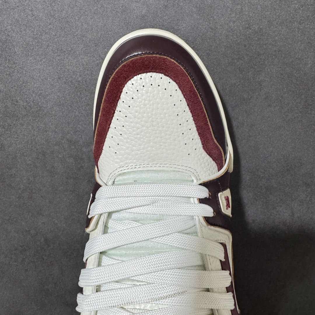 图片[5]-【公司级】Louis Vuitton LV Trainer系列高奢运动鞋潮人必备单品 同步ZP官网空胶工艺 挂饰均镶嵌NFC芯片感应装置 正确胶片断点式设计 中底正确还原原版油印字母比例 1：1原楦格板、楦头、刀磨全新升级！ 独家订制顶级压纹麂皮 原版开模TPU大底 质感原版一致 垫脚聚米微料加透气英伦网布 细节完美呈现！ 型号：AE5U3BMI61N460 尺码：39-45-选品中心