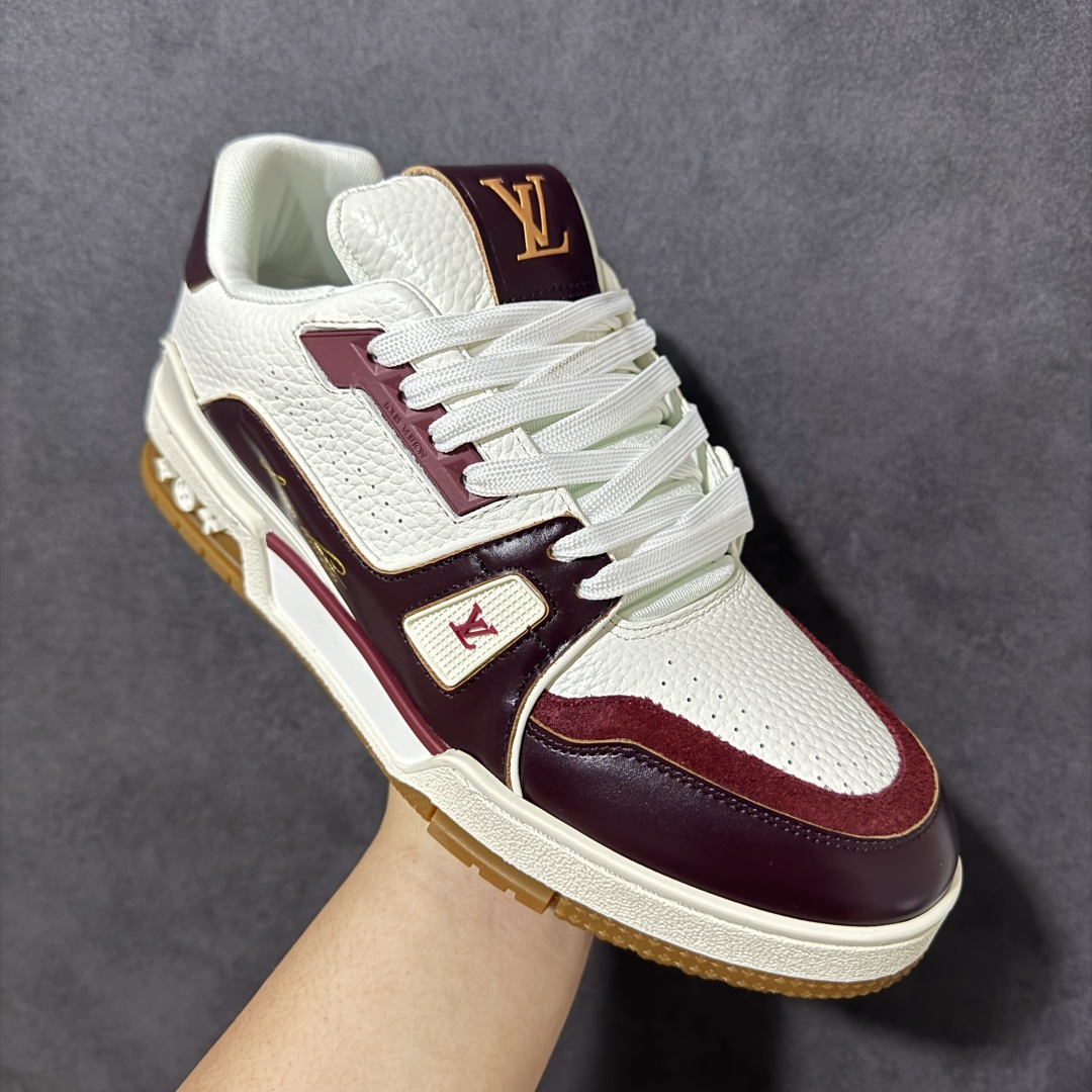 图片[3]-【公司级】Louis Vuitton LV Trainer系列高奢运动鞋潮人必备单品 同步ZP官网空胶工艺 挂饰均镶嵌NFC芯片感应装置 正确胶片断点式设计 中底正确还原原版油印字母比例 1：1原楦格板、楦头、刀磨全新升级！ 独家订制顶级压纹麂皮 原版开模TPU大底 质感原版一致 垫脚聚米微料加透气英伦网布 细节完美呈现！ 型号：AE5U3BMI61N460 尺码：39-45-选品中心