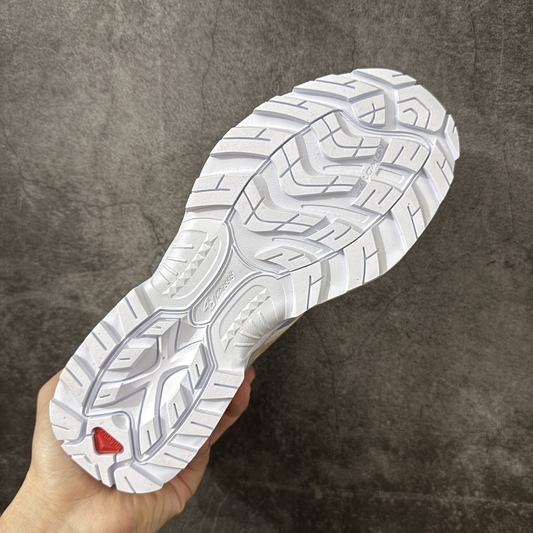 图片[9]-【绿x升级版】Salomon XT-QUEST ADV 萨洛蒙情侣款户外机能鞋 492618 全新绿x升级版 品质大改进 ‼️ 全鞋改进为原厂一致材料打造 全新修长鞋型 相对老版臃肿鞋型 此版的版型更正 全新玻璃冲刀 清洁度提升 同步原版左右鞋带孔的间距加大（之前老版间距太小） 网面与鞋头材料校对一致无色差（老版网面有色差） 鞋后跟反口V字定型同步zp（老版臃肿为U字后跟反口） 鞋舌两侧鞋帮脚踝处更加直挺（之前老版往中间踏） 鞋盒黑盒改正为原版牛皮纸鞋盒 鞋头处添加☯️太极标 所有细节多次修改校正 坚持同步原版无差别 毋庸置疑全市场最好的版本💪🏻终端优势供应 尺码：36-46-选品中心