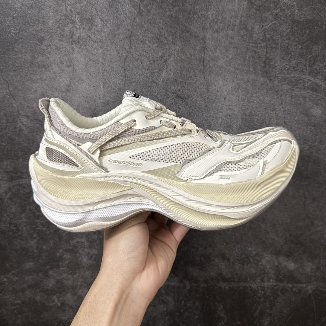 【XA纯原】Balenciaga巴黎世家26代 Jet 压纹印花 圆头厚底4.25cm 低帮 老爹鞋 米白色 市场老牌巴黎世家大厂出品 品质价格无需多言 原鞋原材料打造 一比一细节还原 此款相对之前款式轻质很多 超厚鞋底增高4-5cm 高街风格-选品中心