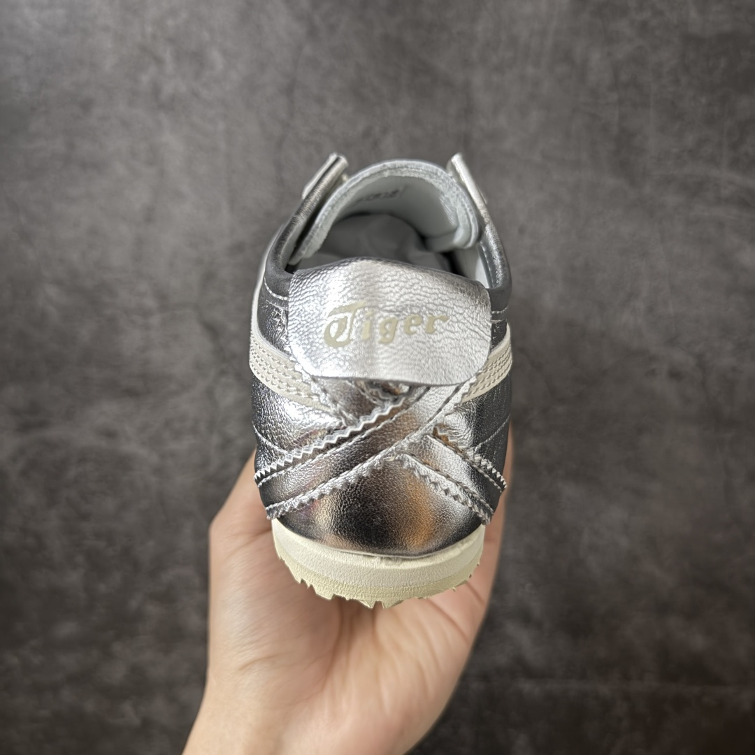 图片[4]-【顶级小羊皮版】Onitsuka Tiger Mexico 66 亚瑟士鬼冢虎复古经典板鞋 平台专供 充正版本 保证每个配色都是采购原鞋开发 采用原厂材料 全头层纳帕细纹皮面 质感无敌 全新玻璃刀切割皮料 超高清洁度 纹路、色泽、皮心颜色 质感百分百还原 海外订单工厂出品 超成熟稳定的做工品控 原装全套纸板楦头开发 原汁原味 完美呈现版型 私模正确鞋底咬花纹路 一比一鞋头弧度高度鞋身弧度 绝不口嗨 细节品控鞋型随意秒杀市面 原档咬花纹路私模大底 一个单元有六个三角形 总体形拼接呈现花瓣状 官方四联吊牌 原装Ortholite轻量化鞋垫 原盒原配 质保卡 说明书 钢印防尘纸 纸板中底带钢印 乳胶组合鞋垫带足弓 支持全方位的对比专柜 尺码：36 37 37.5 38 39 39.5 40 40.5 41.5 42 42.5 43.5 44 44.5 45-选品中心