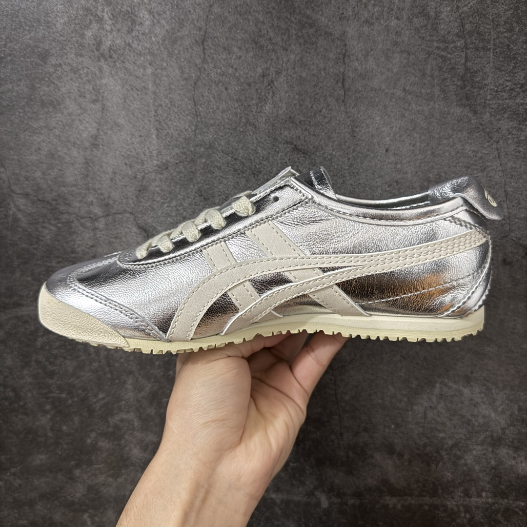 图片[2]-【顶级小羊皮版】Onitsuka Tiger Mexico 66 亚瑟士鬼冢虎复古经典板鞋 平台专供 充正版本 保证每个配色都是采购原鞋开发 采用原厂材料 全头层纳帕细纹皮面 质感无敌 全新玻璃刀切割皮料 超高清洁度 纹路、色泽、皮心颜色 质感百分百还原 海外订单工厂出品 超成熟稳定的做工品控 原装全套纸板楦头开发 原汁原味 完美呈现版型 私模正确鞋底咬花纹路 一比一鞋头弧度高度鞋身弧度 绝不口嗨 细节品控鞋型随意秒杀市面 原档咬花纹路私模大底 一个单元有六个三角形 总体形拼接呈现花瓣状 官方四联吊牌 原装Ortholite轻量化鞋垫 原盒原配 质保卡 说明书 钢印防尘纸 纸板中底带钢印 乳胶组合鞋垫带足弓 支持全方位的对比专柜 尺码：36 37 37.5 38 39 39.5 40 40.5 41.5 42 42.5 43.5 44 44.5 45-选品中心