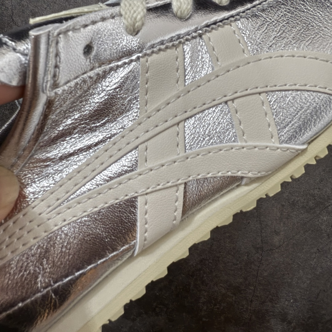 图片[4]-【顶级小羊皮版】Onitsuka Tiger Mexico 66 亚瑟士鬼冢虎复古经典板鞋 平台专供 充正版本 保证每个配色都是采购原鞋开发 采用原厂材料 全头层纳帕细纹皮面 质感无敌 全新玻璃刀切割皮料 超高清洁度 纹路、色泽、皮心颜色 质感百分百还原 海外订单工厂出品 超成熟稳定的做工品控 原装全套纸板楦头开发 原汁原味 完美呈现版型 私模正确鞋底咬花纹路 一比一鞋头弧度高度鞋身弧度 绝不口嗨 细节品控鞋型随意秒杀市面 原档咬花纹路私模大底 一个单元有六个三角形 总体形拼接呈现花瓣状 官方四联吊牌 原装Ortholite轻量化鞋垫 原盒原配 质保卡 说明书 钢印防尘纸 纸板中底带钢印 乳胶组合鞋垫带足弓 支持全方位的对比专柜 尺码：36 37 37.5 38 39 39.5 40 40.5 41.5 42 42.5 43.5 44 44.5 45-选品中心