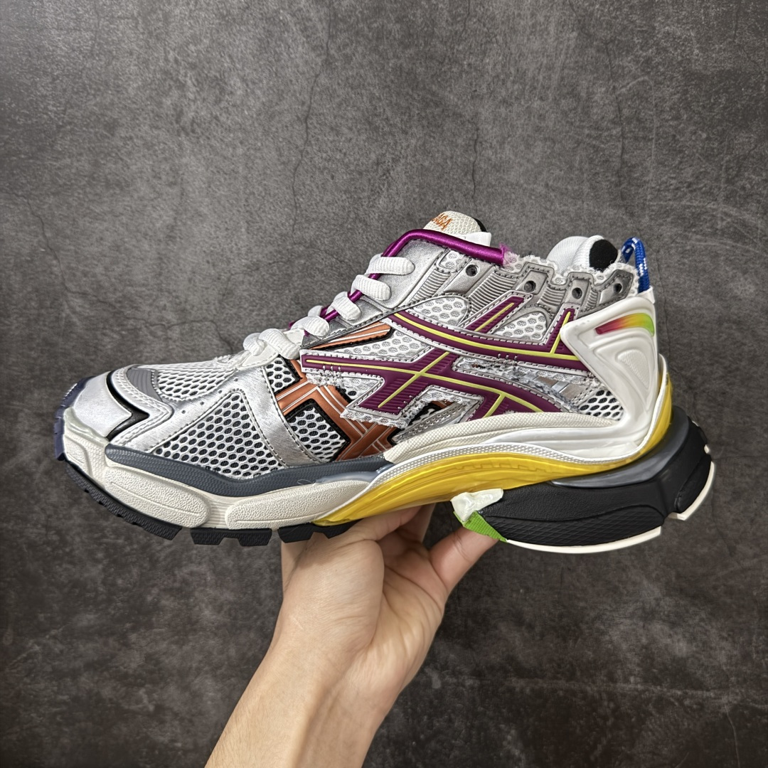 图片[2]-【公司级H版】BALENCIAGA Runner 巴黎世家七代 黑白色 此系列是通过溢胶、做旧、缝线等细节 展示了设计师 Demna 的运动鞋风格 用一双「旧鞋」传递复古感 后侧板、翘起的鞋头 则展示了 Demna 在结构上的未来构想 原装大盒从里到外一切百分百还原官方配置 顶级专供碾压一切版本 尺码：35 36 37 38 39 40 41 42 43 44 45 46-选品中心