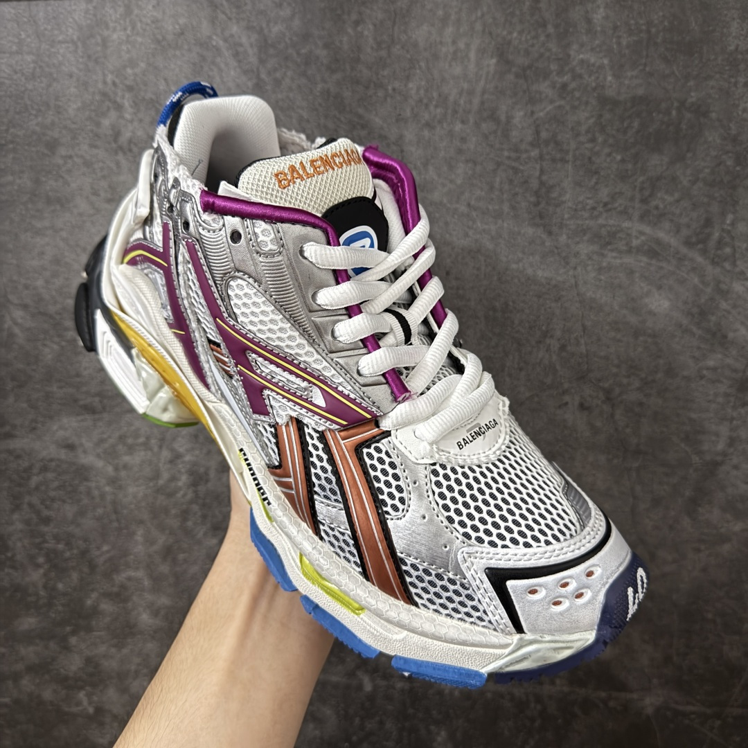 图片[3]-【公司级H版】BALENCIAGA Runner 巴黎世家七代 黑白色 此系列是通过溢胶、做旧、缝线等细节 展示了设计师 Demna 的运动鞋风格 用一双「旧鞋」传递复古感 后侧板、翘起的鞋头 则展示了 Demna 在结构上的未来构想 原装大盒从里到外一切百分百还原官方配置 顶级专供碾压一切版本 尺码：35 36 37 38 39 40 41 42 43 44 45 46-选品中心