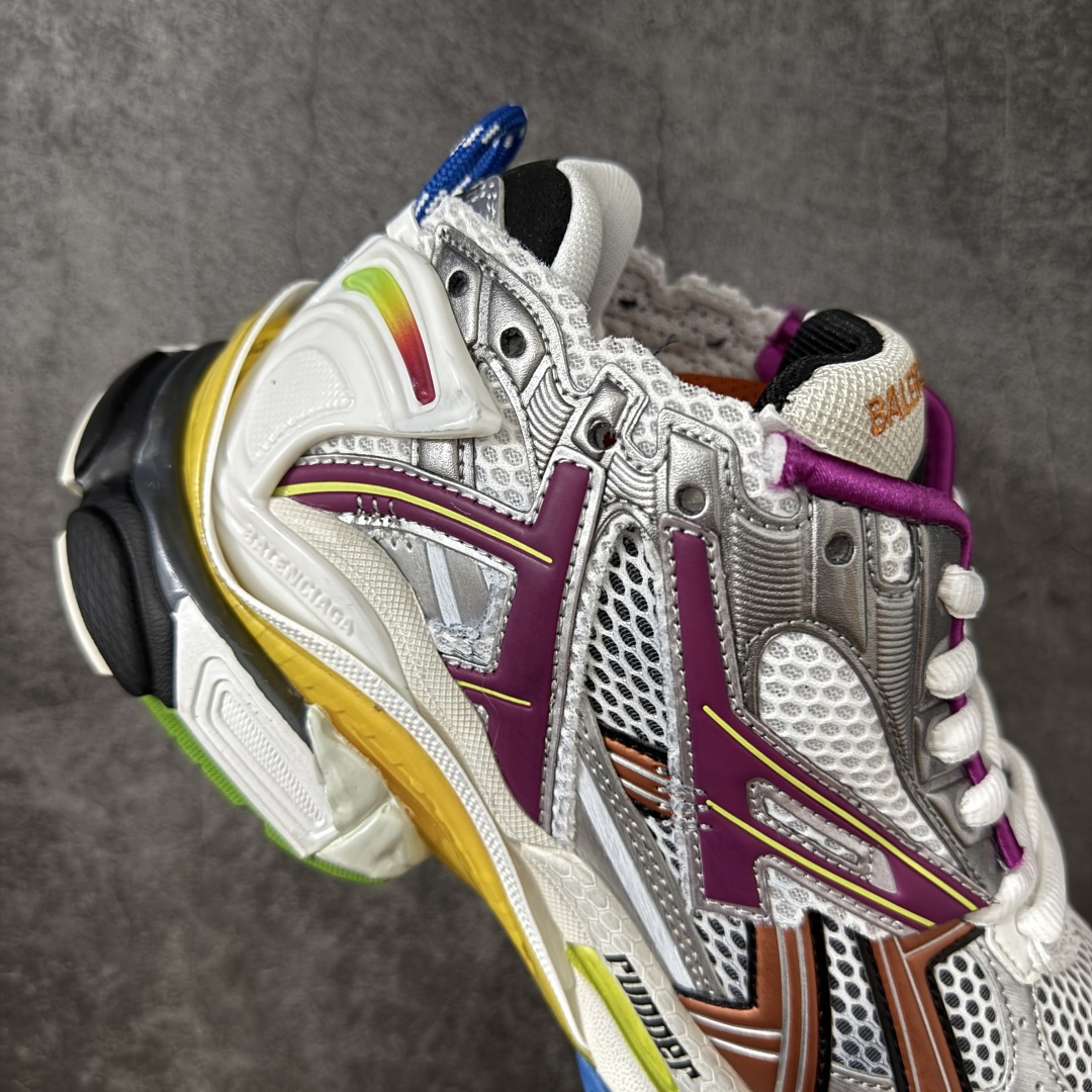 图片[7]-【公司级H版】BALENCIAGA Runner 巴黎世家七代 黑白色 此系列是通过溢胶、做旧、缝线等细节 展示了设计师 Demna 的运动鞋风格 用一双「旧鞋」传递复古感 后侧板、翘起的鞋头 则展示了 Demna 在结构上的未来构想 原装大盒从里到外一切百分百还原官方配置 顶级专供碾压一切版本 尺码：35 36 37 38 39 40 41 42 43 44 45 46-选品中心