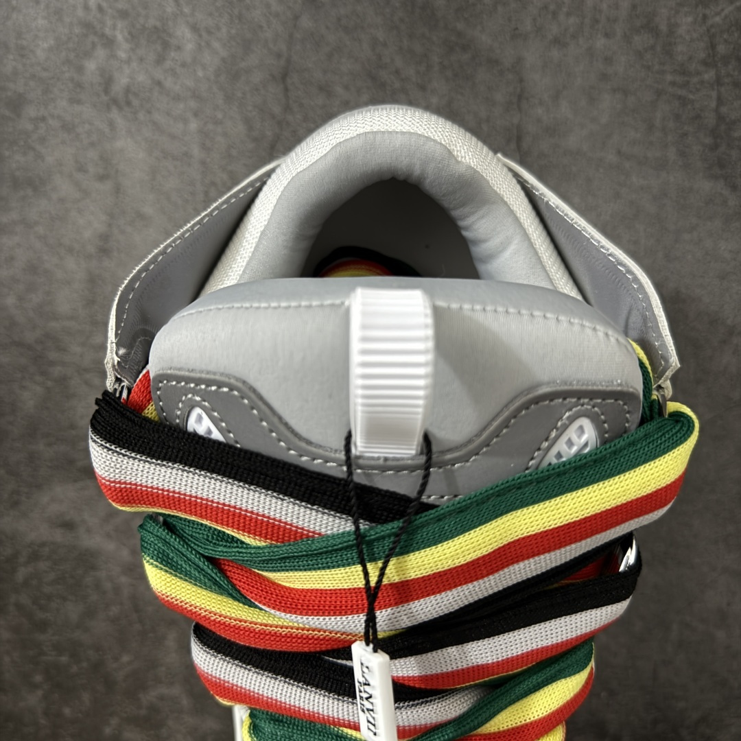 图片[8]-【YH纯原版】 Lanvin Leather Curb Sneakers 浪凡面包鞋 现货 原版1：1开模重工艺制作 面料采用进口牛磨砂➕环保牛反绒➕金钢网织物 内里柔软透气太空棉面料 原版开模双色TPU大底 顶级品质 区别市场流通其他货品 Leather是一款灵感源自90年代的运动鞋 设计自信 尺寸夸张 这款鞋由纳帕小牛皮、翻毛皮和网眼布制成 圆润的外形、加垫的鞋舌和弯曲的金属孔眼使这款精心打造的鞋格外舒适 尺码：36-47-选品中心