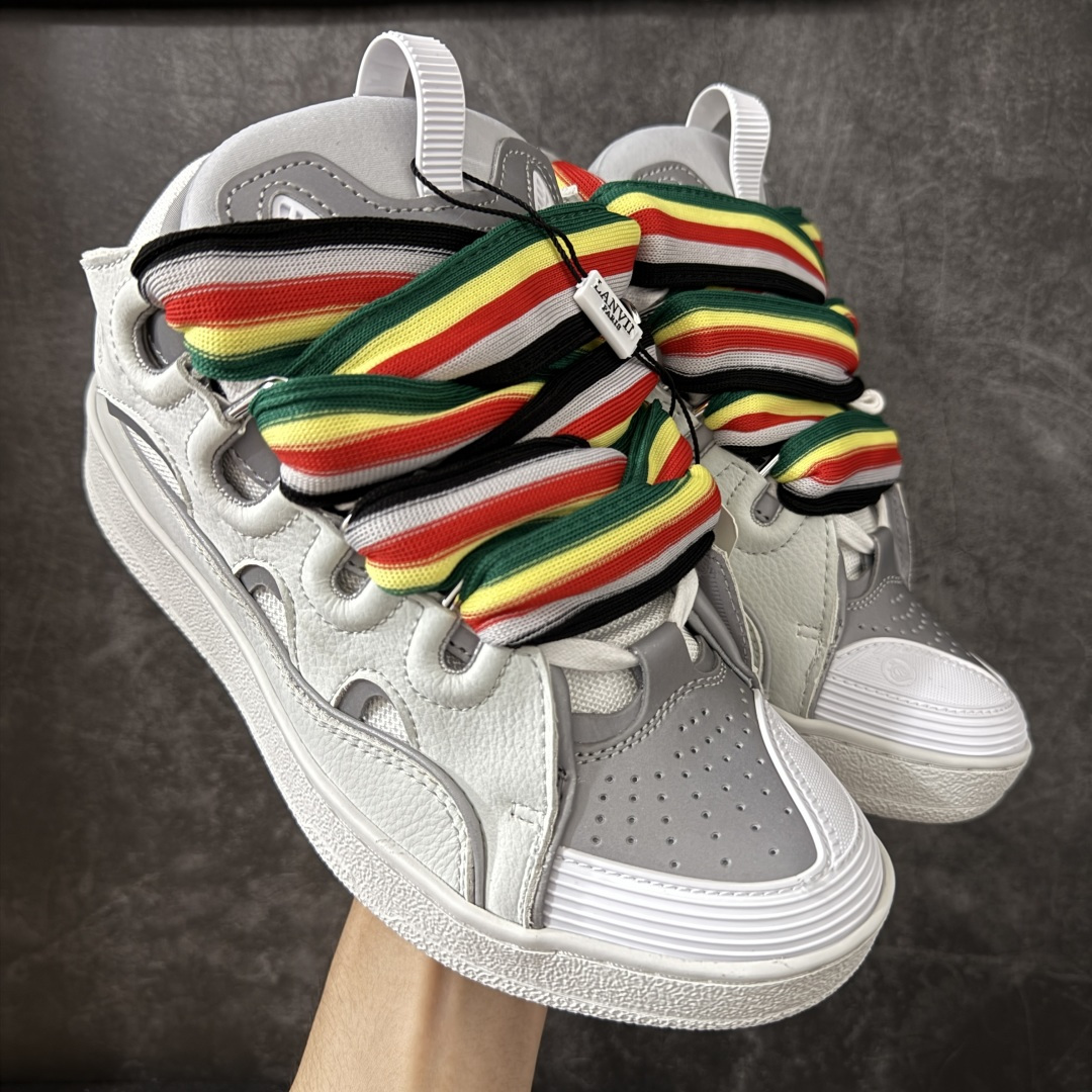 【YH纯原版】 Lanvin Leather Curb Sneakers 浪凡面包鞋 现货 原版1：1开模重工艺制作 面料采用进口牛磨砂➕环保牛反绒➕金钢网织物 内里柔软透气太空棉面料 原版开模双色TPU大底 顶级品质 区别市场流通其他货品 Leather是一款灵感源自90年代的运动鞋 设计自信 尺寸夸张 这款鞋由纳帕小牛皮、翻毛皮和网眼布制成 圆润的外形、加垫的鞋舌和弯曲的金属孔眼使这款精心打造的鞋格外舒适 尺码：36-47-选品中心