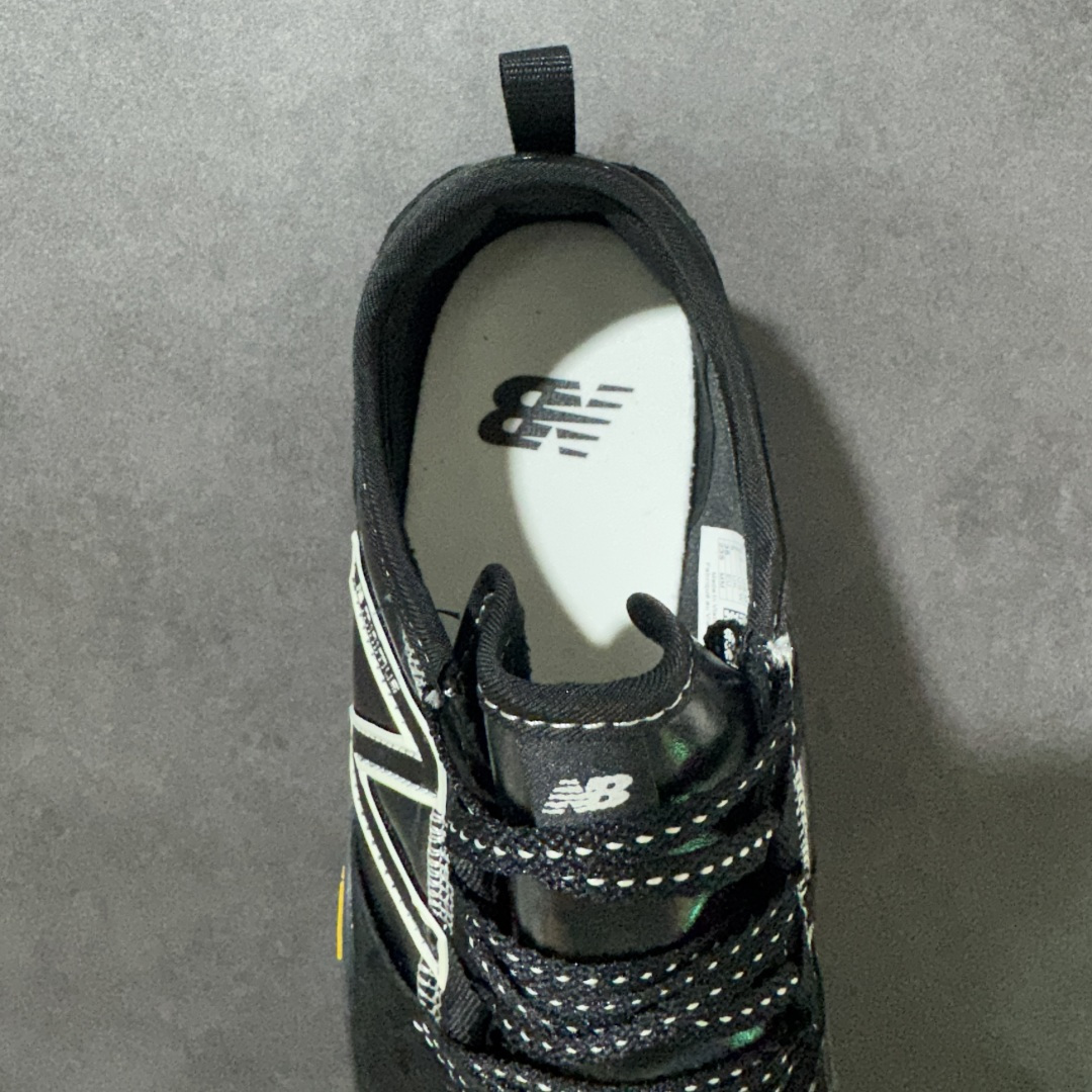 图片[7]-【公司级】New Balance NB MT10O 舒适时尚 减震耐磨 低帮生活休闲鞋 New Balance MT10O休闲鞋是一款由New Balance与日本时尚品牌（ISSEY MIYAKE）携手打造的联名鞋款。MT10O的设计灵感源自“感官身体和赤足运动”的概念，旨在还原赤足行走的感受。它模仿脚的形状，降低了脚的高度和体积，同时保留了越野跑的元素。鞋面采用轻质网布与柔软皮革相结合，既保证了透气性，又增添了质感。细绳鞋带的设计简约而不失时尚感。鞋底采用Vibram橡胶大底，赋予卓越的抓地力，适合多种地形穿着。中底采用薄薄的缓冲层，提供舒适的穿着体验。鞋身紧贴脚面，形成良好的包裹性，减少脚在鞋内的移动与摩擦。4毫米的低坡差设计更适合自然的中足落地方式，尽可能贴近地面，让穿着者能够更贴近地面，感受大自然的每一丝呼吸。 货号：MT10O6NW 尺码：36-45带半码-选品中心