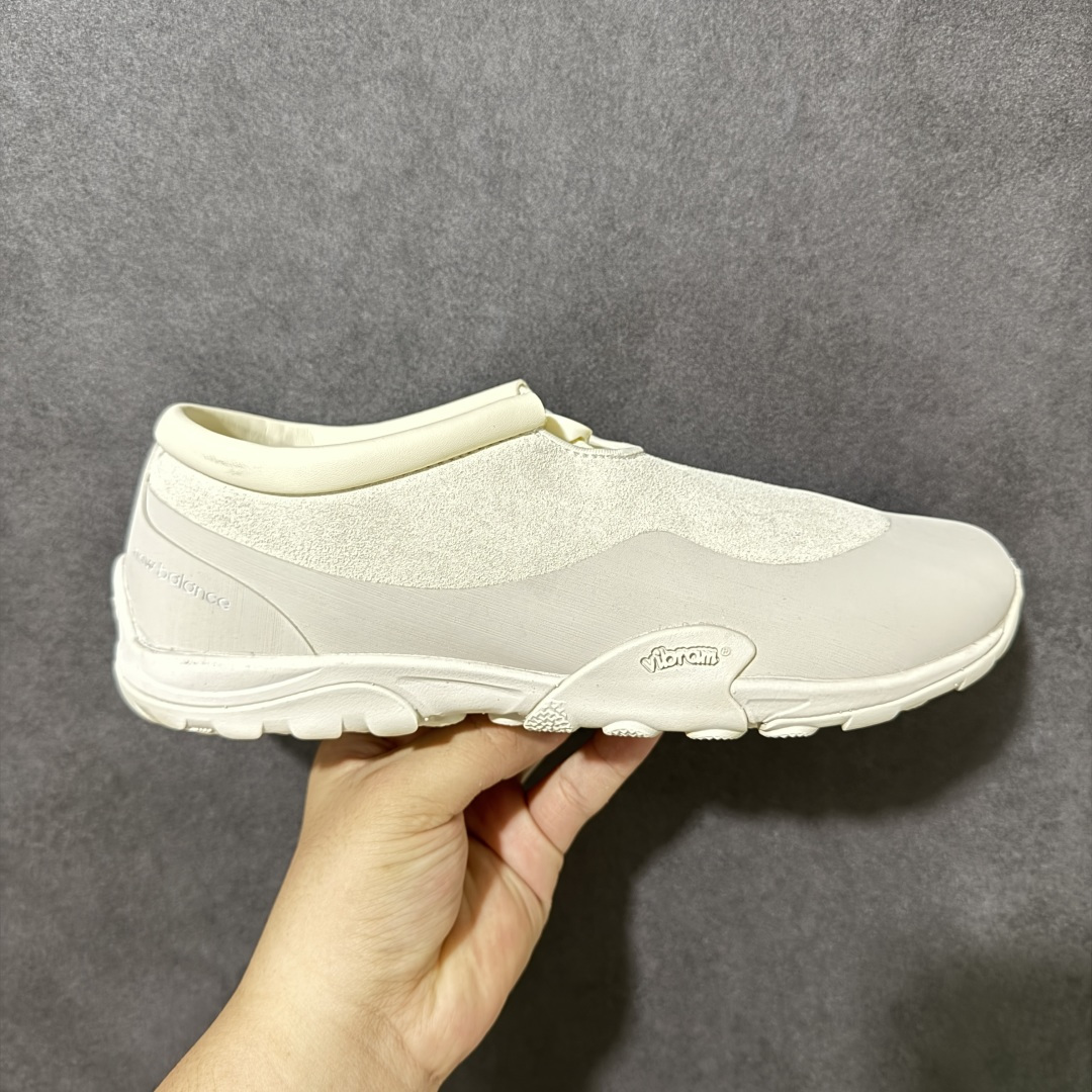 【公司级】New Balance MT10系列 薄系扁鞋风赤足生活休闲鞋 #鞋底采用Vibram橡胶大底，赋予卓越的抓地力，适合多种地形穿着。中底采用薄薄的缓冲层，提供舒适的穿着体验。鞋身紧贴脚面，形成良好的包裹性，减少脚在鞋内的移动与摩擦。4毫米的低坡差设计更适合自然的中足落地方式，尽可能贴近地面，让穿着者能够更贴近地面，感受大自然的每一丝呼吸。 货号：MT10TTD 尺码：36 37 37.5 38 38.5 39 40 40.5 41 42 42.5 43 44 45-选品中心