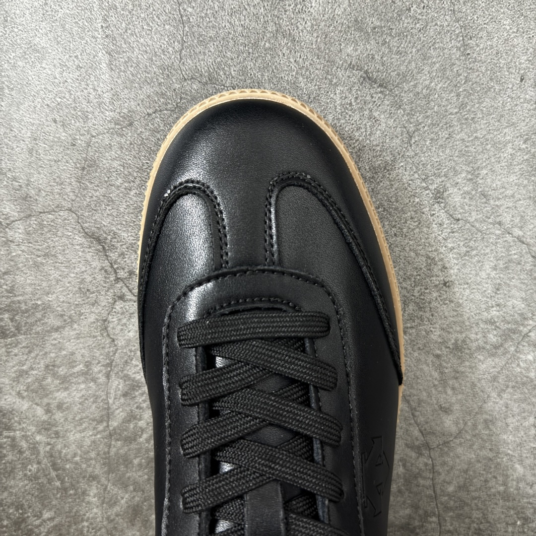 图片[5]-【莞产全头层】迪桑特DESCENTE Chron Velo TRAINER 运动简约 低帮 生活休闲鞋 莞产版 全头层皮料 DESCENTE（迪桑特）创立于1935年，品牌名取自法语词汇，意为“滑降”。品牌箭头标识代表滑雪的三种技术“高速直线滑行”、“穿越”和“侧滑”，也寓意品牌在打造高端专业运动产品中不断追求完美的创新精神，致力于成为中国高端专业滑雪、综训、女子、铁人三项、高尔夫的第一品牌。 尺码：39-44-选品中心