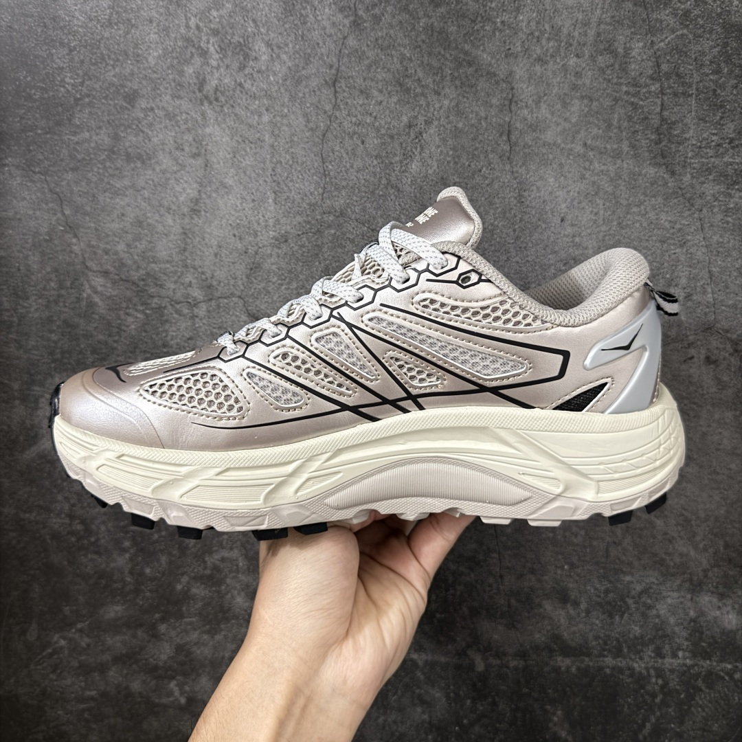 图片[2]-【公司级】Hoka Mafate Speed 2 马法特二代超轻厚底轻量山地跑步鞋 1171891  #轻量化材料Fresh Foam。超轻量中底全部用料过3C认证！ 滚动平衡科技减少33%能量消耗 ！第二代Mafate更是延续精髓设计，并调整了整体的鞋型，修身的鞋型，更加灵巧的感觉一下子来了。外底韧弹感十足的EVA泡绵，结合Vibram橡胶大底，性能稳定输出，无论是平时穿着还是在潮湿的梅雨季节跑步，都是非常优秀的搭配。  尺码：36 36.5 37 38 38.5 39 40 40.5 41 42 42.5 43 44 45-选品中心