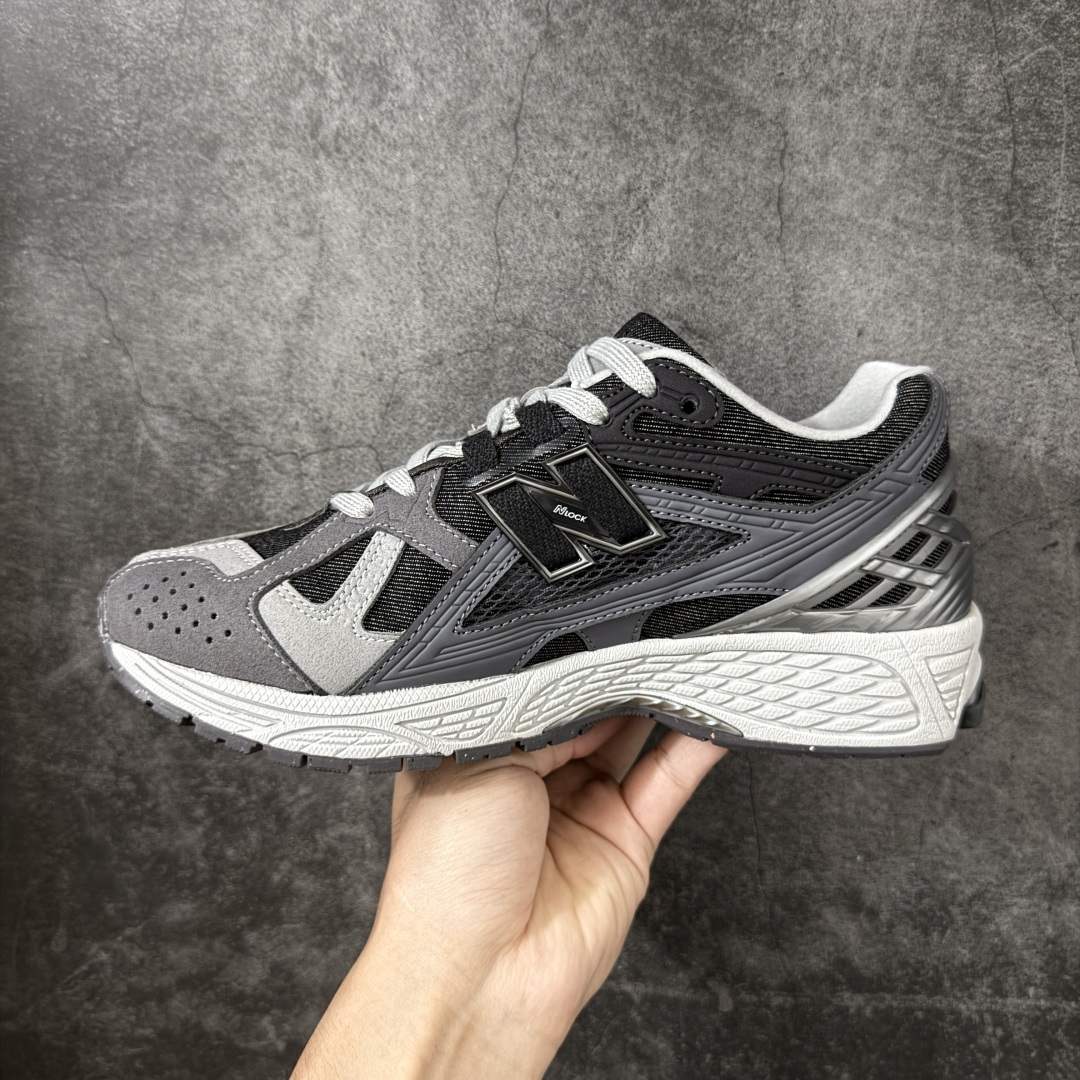 图片[2]-【纯原版】NB新百伦New Balance NB1906 U19064J0系列复古老爹风休闲运动慢跑鞋 采用轻质牛剖革拼接透气网眼衬垫织物鞋面材质#T-Beam大底提供足步弓支撑，保持步态稳定#后跟搭载外露缓震胶 鞋身整体以各种深浅不一的灰色覆盖，鞋头以淡蓝色调装饰，网眼衬垫通过不规律的色块实现做旧的美感，泛黄的鞋底更是进一步增添了复古气息。 尺码：36 37 37.5 38 38.5 39.5 40 40.5 41.5 42 42.5 43 44 45 46.5-选品中心