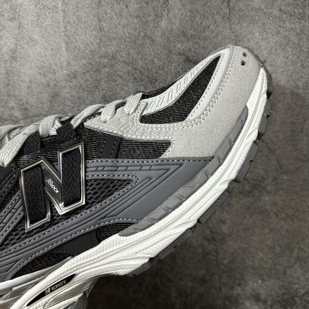 图片[6]-【纯原版】NB新百伦New Balance NB1906 U19064J0系列复古老爹风休闲运动慢跑鞋 采用轻质牛剖革拼接透气网眼衬垫织物鞋面材质#T-Beam大底提供足步弓支撑，保持步态稳定#后跟搭载外露缓震胶 鞋身整体以各种深浅不一的灰色覆盖，鞋头以淡蓝色调装饰，网眼衬垫通过不规律的色块实现做旧的美感，泛黄的鞋底更是进一步增添了复古气息。 尺码：36 37 37.5 38 38.5 39.5 40 40.5 41.5 42 42.5 43 44 45 46.5-选品中心