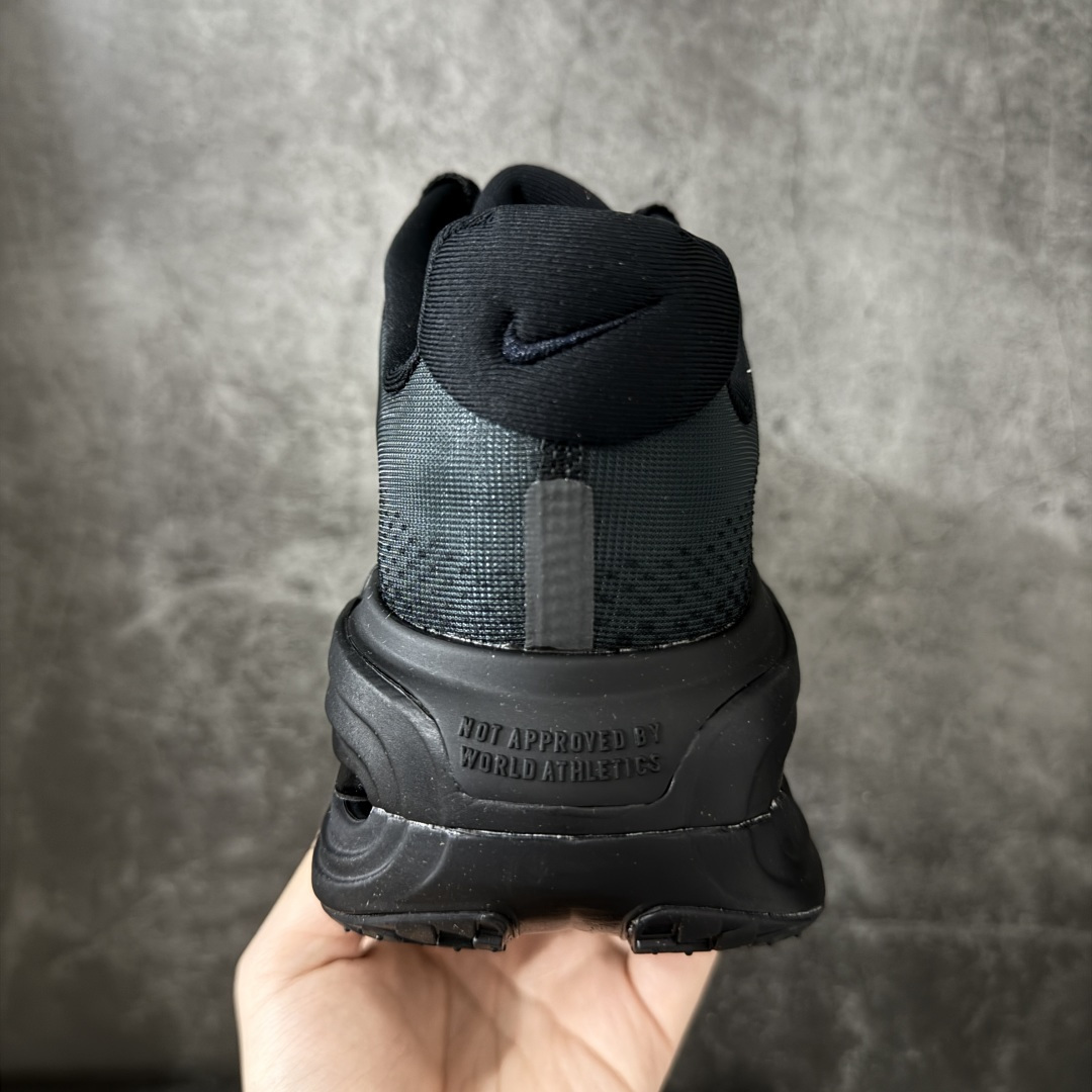图片[4]-【XE纯原】NIKE VOMERO PREMIUM 全掌气垫缓震网面运动跑鞋 市场最强 没有之一 纯原生产线出品 原版开发 全部原材料 细节一比一打造 完美还原zp脚感 正确前后分离式两片纤维柱气垫 上下包裹超软弹泡棉 正确组合大底 区别市场通货 版型完美 鞋面材料同步原版1：1 全部原版开发校对 欢迎对比💪🏻 Nike 运用 Air技术专利，推出 Nike Pegasus Premium，沿用经典 Pegasus 系列产品深受跑者喜爱的缓震功能，并配置 Nike 首款可见式塑形 Air Zoom 气垫。 全掌可见的AirZoom首次在Pegasus系列中出现，模仿了Vaporfly的碳板曲线，增强了跑步时的流畅过渡。 货号：IQ0627-001 尺码：36-46（半）-选品中心