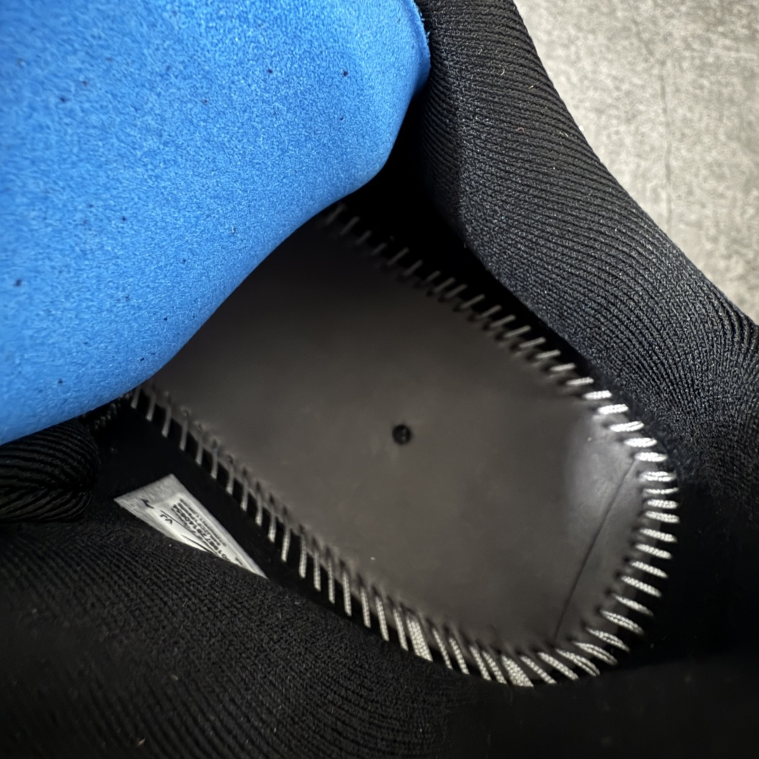 图片[9]-【XE纯原】NIKE VOMERO PREMIUM 全掌气垫缓震网面运动跑鞋 市场最强 没有之一 纯原生产线出品 原版开发 全部原材料 细节一比一打造 完美还原zp脚感 正确前后分离式两片纤维柱气垫 上下包裹超软弹泡棉 正确组合大底 区别市场通货 版型完美 鞋面材料同步原版1：1 全部原版开发校对 欢迎对比💪🏻 Nike 运用 Air技术专利，推出 Nike Pegasus Premium，沿用经典 Pegasus 系列产品深受跑者喜爱的缓震功能，并配置 Nike 首款可见式塑形 Air Zoom 气垫。 全掌可见的AirZoom首次在Pegasus系列中出现，模仿了Vaporfly的碳板曲线，增强了跑步时的流畅过渡。 货号：IQ0627-001 尺码：36-46（半）-选品中心