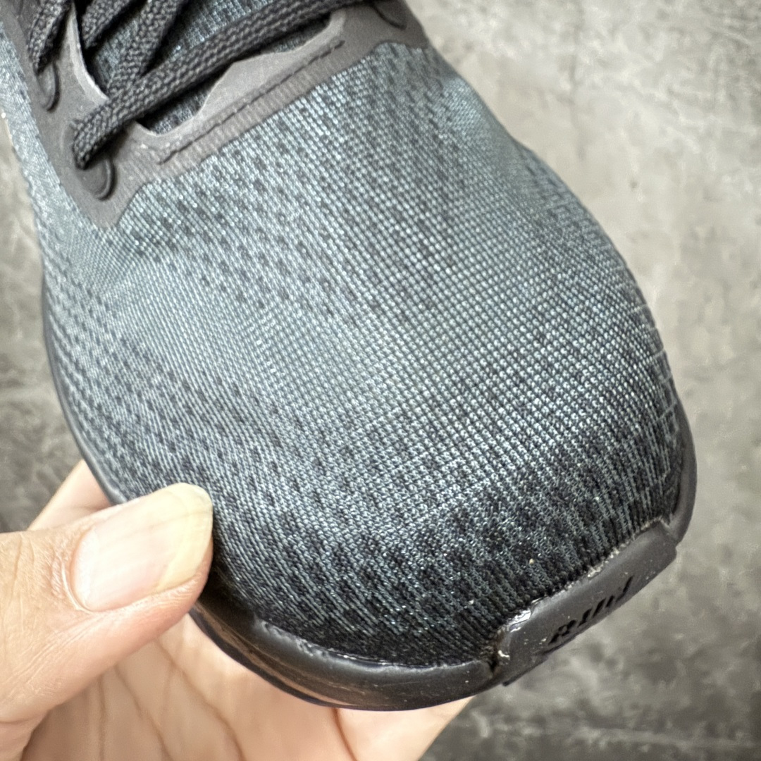 图片[5]-【XE纯原】NIKE VOMERO PREMIUM 全掌气垫缓震网面运动跑鞋 市场最强 没有之一 纯原生产线出品 原版开发 全部原材料 细节一比一打造 完美还原zp脚感 正确前后分离式两片纤维柱气垫 上下包裹超软弹泡棉 正确组合大底 区别市场通货 版型完美 鞋面材料同步原版1：1 全部原版开发校对 欢迎对比💪🏻 Nike 运用 Air技术专利，推出 Nike Pegasus Premium，沿用经典 Pegasus 系列产品深受跑者喜爱的缓震功能，并配置 Nike 首款可见式塑形 Air Zoom 气垫。 全掌可见的AirZoom首次在Pegasus系列中出现，模仿了Vaporfly的碳板曲线，增强了跑步时的流畅过渡。 货号：IQ0627-001 尺码：36-46（半）-选品中心