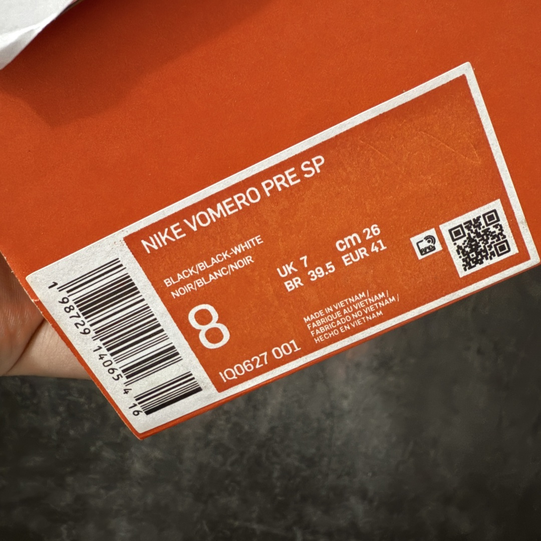 图片[10]-【XE纯原】NIKE VOMERO PREMIUM 全掌气垫缓震网面运动跑鞋 市场最强 没有之一 纯原生产线出品 原版开发 全部原材料 细节一比一打造 完美还原zp脚感 正确前后分离式两片纤维柱气垫 上下包裹超软弹泡棉 正确组合大底 区别市场通货 版型完美 鞋面材料同步原版1：1 全部原版开发校对 欢迎对比💪🏻 Nike 运用 Air技术专利，推出 Nike Pegasus Premium，沿用经典 Pegasus 系列产品深受跑者喜爱的缓震功能，并配置 Nike 首款可见式塑形 Air Zoom 气垫。 全掌可见的AirZoom首次在Pegasus系列中出现，模仿了Vaporfly的碳板曲线，增强了跑步时的流畅过渡。 货号：IQ0627-001 尺码：36-46（半）-选品中心