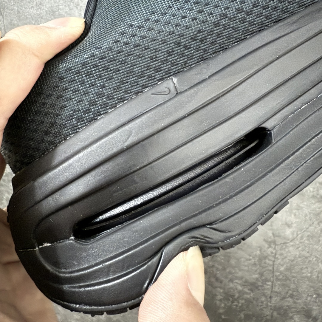 图片[3]-【XE纯原】NIKE VOMERO PREMIUM 全掌气垫缓震网面运动跑鞋 市场最强 没有之一 纯原生产线出品 原版开发 全部原材料 细节一比一打造 完美还原zp脚感 正确前后分离式两片纤维柱气垫 上下包裹超软弹泡棉 正确组合大底 区别市场通货 版型完美 鞋面材料同步原版1：1 全部原版开发校对 欢迎对比💪🏻 Nike 运用 Air技术专利，推出 Nike Pegasus Premium，沿用经典 Pegasus 系列产品深受跑者喜爱的缓震功能，并配置 Nike 首款可见式塑形 Air Zoom 气垫。 全掌可见的AirZoom首次在Pegasus系列中出现，模仿了Vaporfly的碳板曲线，增强了跑步时的流畅过渡。 货号：IQ0627-001 尺码：36-46（半）-选品中心