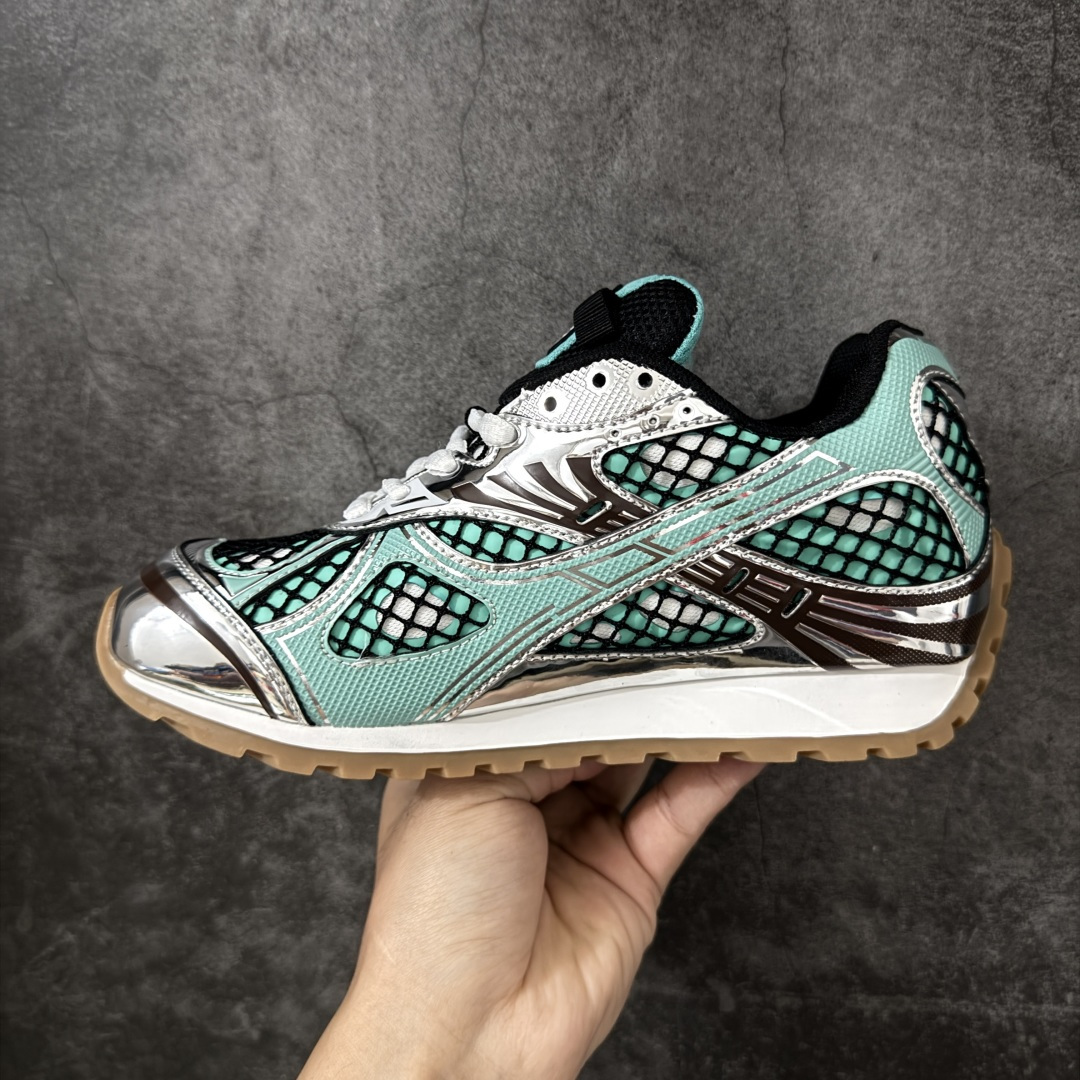 图片[2]-【莞产纯原】意大利奢侈品牌-宝缇嘉/葆蝶家-Bottega Veneta Orbit Lace-up Runner BV葆蝶家时尚休闲王一博同款老爹鞋运动鞋 ＃MAX 广货纯原版本 配色不断更新 原版开发 一比一打造 相似度百分之99以上 市场一梯队级别品质 区别市场任何标文顶级品质版本 采 用轻质科技网布面料 搭配几何图案设计橡胶外底 王炸系列 实际增高很多哦 还是一样显腿细非常nice 耐玩耐造 对标对版 时尚百搭 高版本 大底选用拼色TPU大底 包装 尺码：35 36 37 38 39 40 41 42 43 44 45 46-选品中心