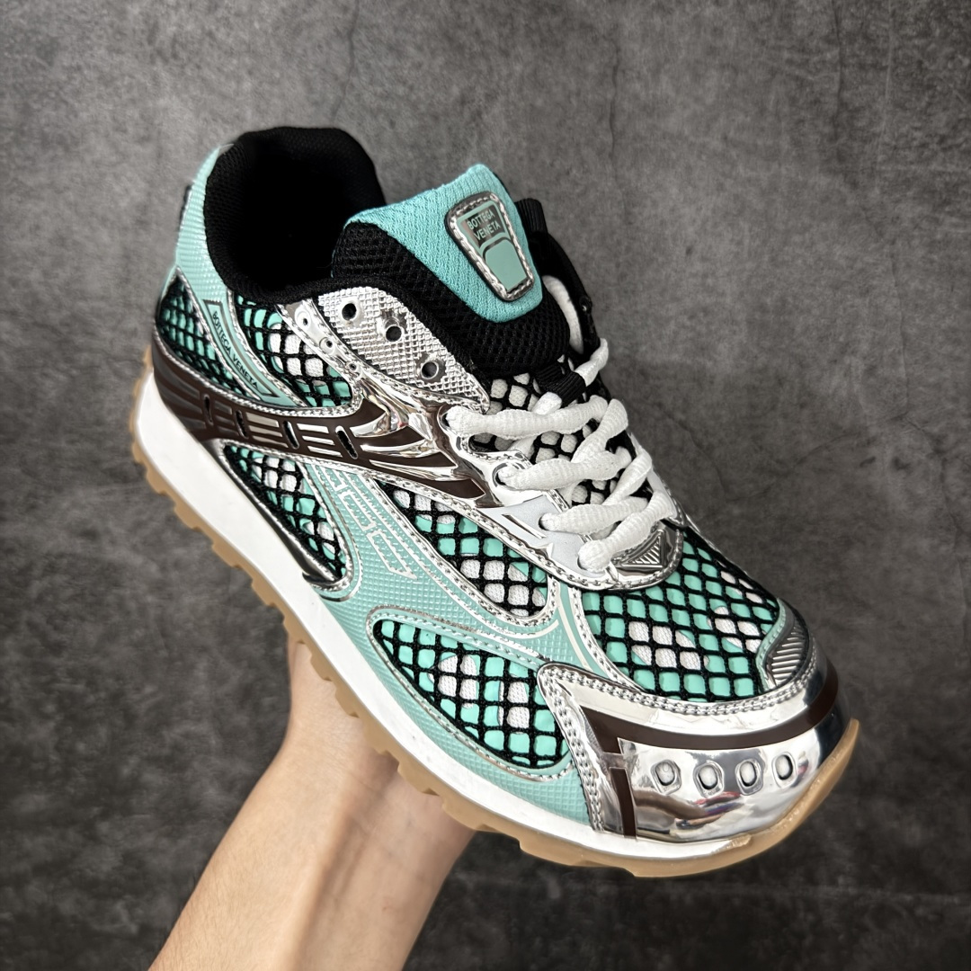 图片[3]-【莞产纯原】意大利奢侈品牌-宝缇嘉/葆蝶家-Bottega Veneta Orbit Lace-up Runner BV葆蝶家时尚休闲王一博同款老爹鞋运动鞋 ＃MAX 广货纯原版本 配色不断更新 原版开发 一比一打造 相似度百分之99以上 市场一梯队级别品质 区别市场任何标文顶级品质版本 采 用轻质科技网布面料 搭配几何图案设计橡胶外底 王炸系列 实际增高很多哦 还是一样显腿细非常nice 耐玩耐造 对标对版 时尚百搭 高版本 大底选用拼色TPU大底 包装 尺码：35 36 37 38 39 40 41 42 43 44 45 46-选品中心