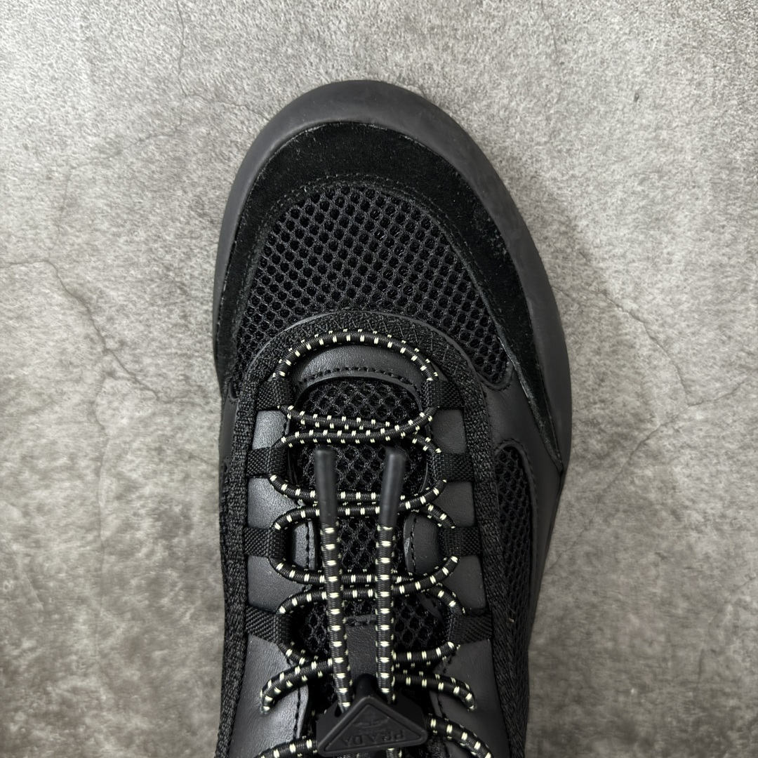 图片[5]-【YS纯原】广奢高端货 PRADA 德训鞋 复古网布拼接皮革 百搭休闲 ✦ 李现等众多网红同款，爆款热度 ✦ 网布+皮革拼接，透气耐穿 ✦ 鞋带金属孔眼细节，简约低调 ✦ 平底橡胶鞋底轻便舒适，日常通勤休闲皆宜 ✦ 鞋盒为经典普拉达包装 ✦ 面料：小牛皮+透气网纱 ✦ 内里：透气纱网 ✦ 大底：耐磨胶底 尺码：38-45-选品中心
