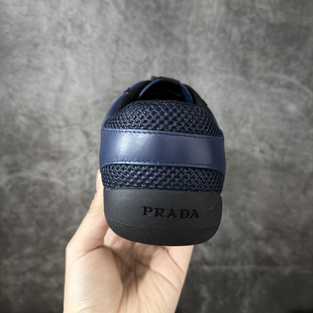 图片[4]-【YS纯原】广奢高端货 PRADA 德训鞋 复古网布拼接皮革 百搭休闲 ✦ 李现等众多网红同款，爆款热度 ✦ 网布+皮革拼接，透气耐穿 ✦ 鞋带金属孔眼细节，简约低调 ✦ 平底橡胶鞋底轻便舒适，日常通勤休闲皆宜 ✦ 鞋盒为经典普拉达包装 ✦ 面料：小牛皮+透气网纱 ✦ 内里：透气纱网 ✦ 大底：耐磨胶底 尺码：38-45-选品中心