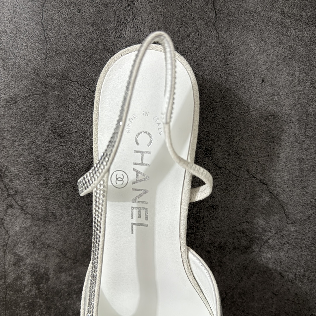 图片[8]-【佛山超A版】CHANEL 24S Slingback系列水钻款罗缎 高跟鞋 低跟 白银黑色 有多少姐妹是穿旧了之后，还是会选择重新买一双slingback！因为它太经典，再也不会遇到一款这么好搭的了，各处线条都很拉长腿型！不挑，随便搭都很抢镜！ 原版购入zp开发，调色上千次，绝无色差！ 进口原皮+意大利原厂真皮大底(渠道材料这块我们非常有优势) 全部颜色都有购入zp打版，色差这块直接避免，各处细节都与今年最新版本的一致 全套高端包装飞机礼盒 注意：原版真皮大底比较娇贵，试穿务必不要搞脏，否则影响二次销售无法退换 尺码：35-41码-选品中心