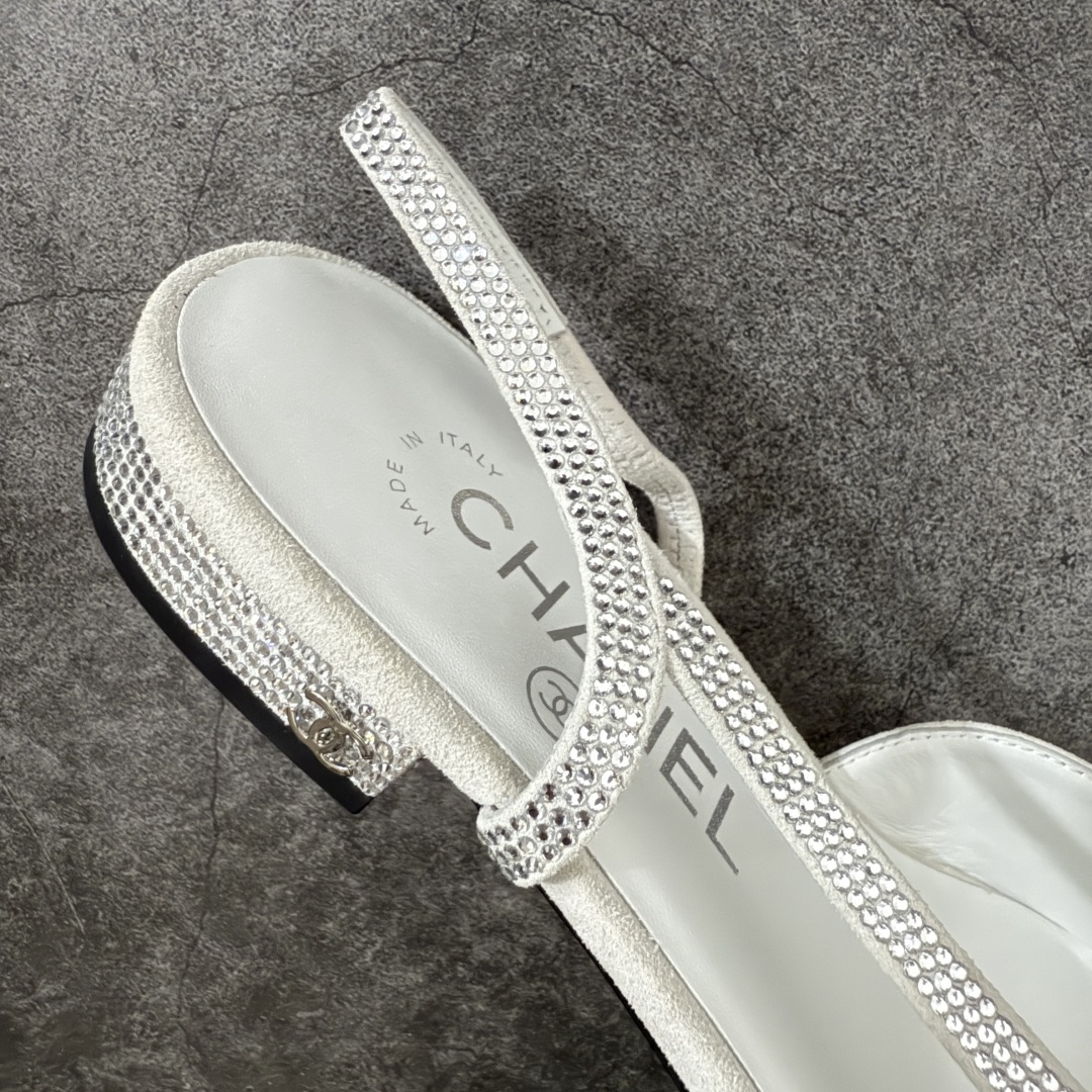 图片[7]-【佛山超A版】CHANEL 24S Slingback系列水钻款罗缎 高跟鞋 低跟 白银黑色 有多少姐妹是穿旧了之后，还是会选择重新买一双slingback！因为它太经典，再也不会遇到一款这么好搭的了，各处线条都很拉长腿型！不挑，随便搭都很抢镜！ 原版购入zp开发，调色上千次，绝无色差！ 进口原皮+意大利原厂真皮大底(渠道材料这块我们非常有优势) 全部颜色都有购入zp打版，色差这块直接避免，各处细节都与今年最新版本的一致 全套高端包装飞机礼盒 注意：原版真皮大底比较娇贵，试穿务必不要搞脏，否则影响二次销售无法退换 尺码：35-41码-选品中心