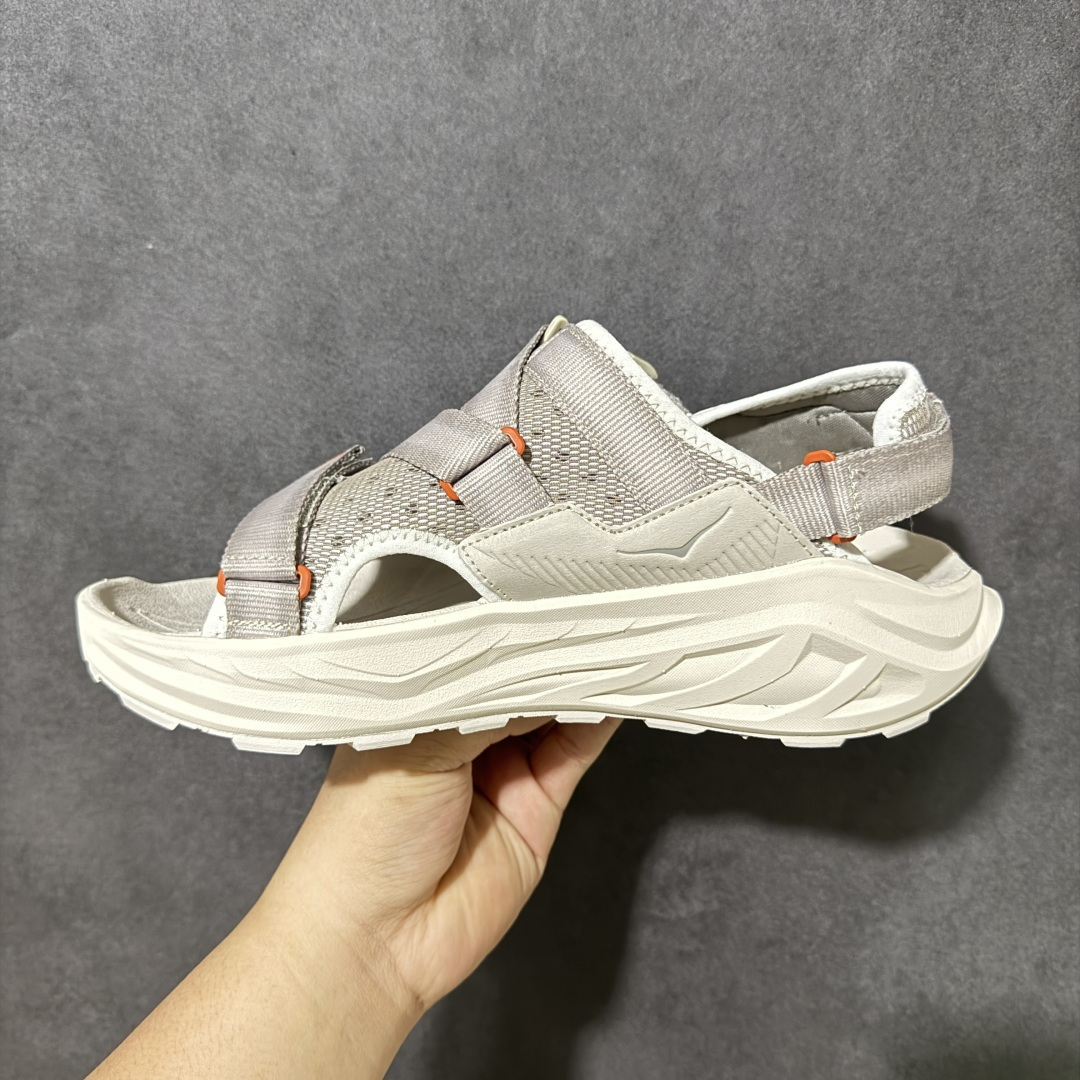 图片[2]-【H版】Hoka One M INFINI HIKE TC 户外机能山地凉鞋 #鞋型从外观就给人强烈的户外机能感，粗犷率性的厚底设计，继承了 HOKA ONE ONE 跑鞋 DNA。鞋身采用了氯丁胶打造，搭配抓地力很强的橡胶外底，这款凉鞋鞋身自重非常轻，可以在穿着时更加轻盈舒适。 货号：1162590-PCC 尺码：36-45带半码-选品中心