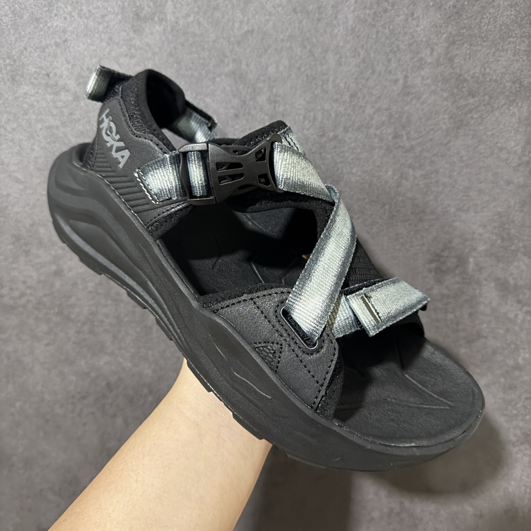 图片[3]-【H版】Hoka One M INFINI HIKE TC 户外机能山地凉鞋 #鞋型从外观就给人强烈的户外机能感，粗犷率性的厚底设计，继承了 HOKA ONE ONE 跑鞋 DNA。鞋身采用了氯丁胶打造，搭配抓地力很强的橡胶外底，这款凉鞋鞋身自重非常轻，可以在穿着时更加轻盈舒适。 货号：1162570-BBLC 尺码：36-45带半码-选品中心