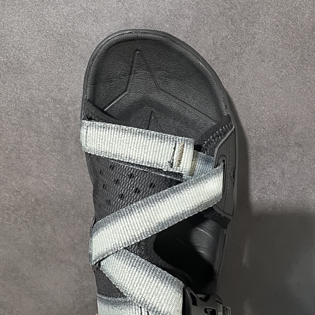 图片[5]-【H版】Hoka One M INFINI HIKE TC 户外机能山地凉鞋 #鞋型从外观就给人强烈的户外机能感，粗犷率性的厚底设计，继承了 HOKA ONE ONE 跑鞋 DNA。鞋身采用了氯丁胶打造，搭配抓地力很强的橡胶外底，这款凉鞋鞋身自重非常轻，可以在穿着时更加轻盈舒适。 货号：1162570-BBLC 尺码：36-45带半码-选品中心