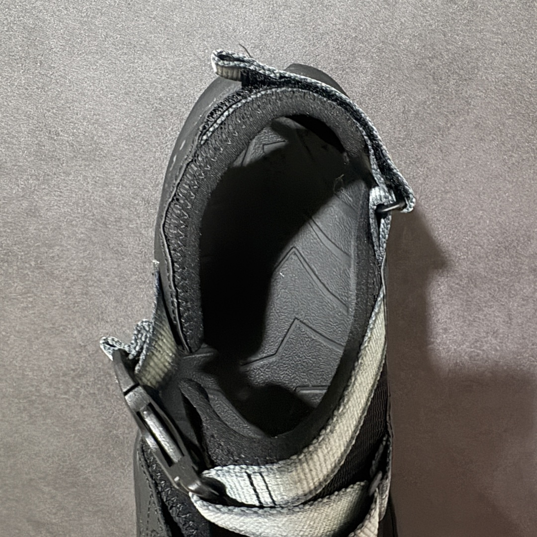 图片[6]-【H版】Hoka One M INFINI HIKE TC 户外机能山地凉鞋 #鞋型从外观就给人强烈的户外机能感，粗犷率性的厚底设计，继承了 HOKA ONE ONE 跑鞋 DNA。鞋身采用了氯丁胶打造，搭配抓地力很强的橡胶外底，这款凉鞋鞋身自重非常轻，可以在穿着时更加轻盈舒适。 货号：1162570-BBLC 尺码：36-45带半码-选品中心