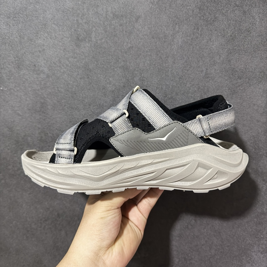图片[2]-【H版】Hoka One M INFINI HIKE TC 户外机能山地凉鞋 #鞋型从外观就给人强烈的户外机能感，粗犷率性的厚底设计，继承了 HOKA ONE ONE 跑鞋 DNA。鞋身采用了氯丁胶打造，搭配抓地力很强的橡胶外底，这款凉鞋鞋身自重非常轻，可以在穿着时更加轻盈舒适。 货号：1162570-BCMN 尺码：36-45带半码-选品中心