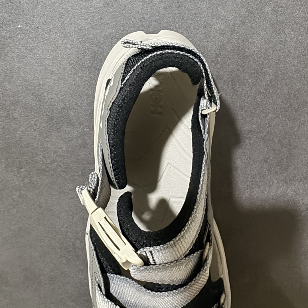 图片[6]-【H版】Hoka One M INFINI HIKE TC 户外机能山地凉鞋 #鞋型从外观就给人强烈的户外机能感，粗犷率性的厚底设计，继承了 HOKA ONE ONE 跑鞋 DNA。鞋身采用了氯丁胶打造，搭配抓地力很强的橡胶外底，这款凉鞋鞋身自重非常轻，可以在穿着时更加轻盈舒适。 货号：1162570-BCMN 尺码：36-45带半码-选品中心