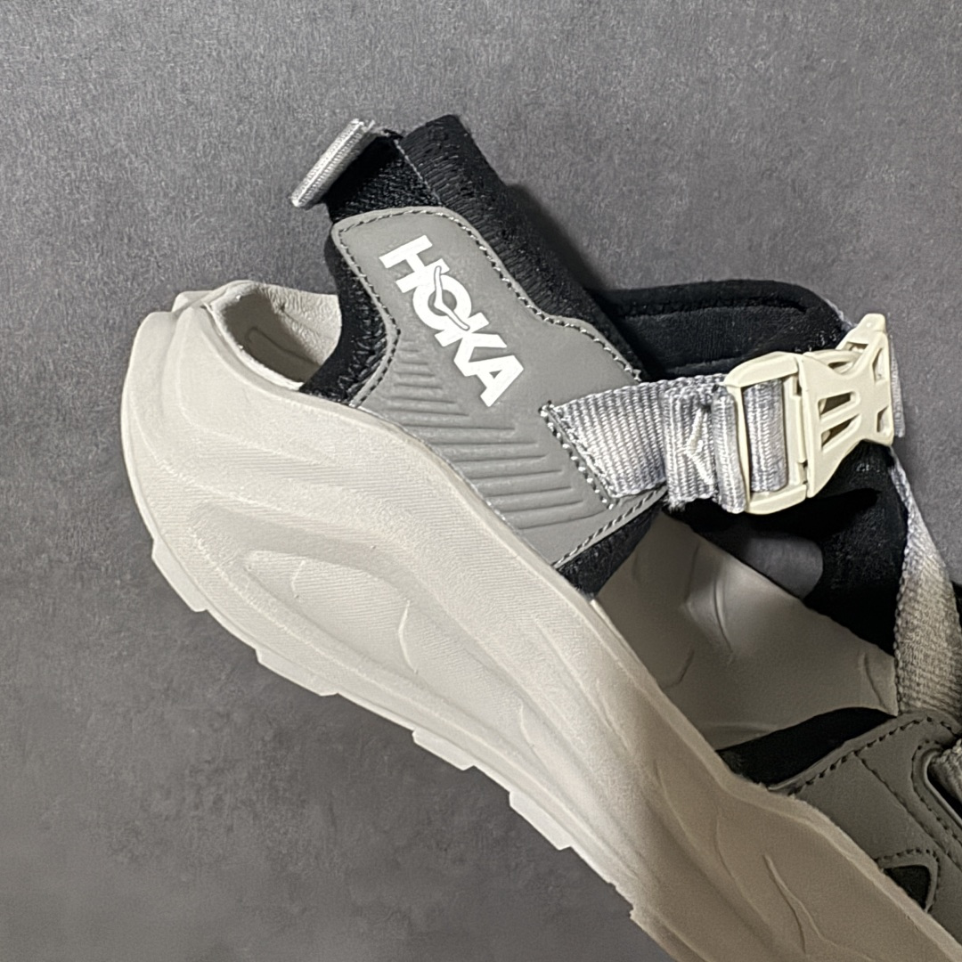 图片[7]-【H版】Hoka One M INFINI HIKE TC 户外机能山地凉鞋 #鞋型从外观就给人强烈的户外机能感，粗犷率性的厚底设计，继承了 HOKA ONE ONE 跑鞋 DNA。鞋身采用了氯丁胶打造，搭配抓地力很强的橡胶外底，这款凉鞋鞋身自重非常轻，可以在穿着时更加轻盈舒适。 货号：1162570-BCMN 尺码：36-45带半码-选品中心