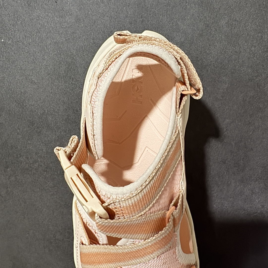 图片[6]-【H版】Hoka One M INFINI HIKE TC 户外机能山地凉鞋 #鞋型从外观就给人强烈的户外机能感，粗犷率性的厚底设计，继承了 HOKA ONE ONE 跑鞋 DNA。鞋身采用了氯丁胶打造，搭配抓地力很强的橡胶外底，这款凉鞋鞋身自重非常轻，可以在穿着时更加轻盈舒适。 货号：1162590-DTV 尺码：36-40带半码-选品中心